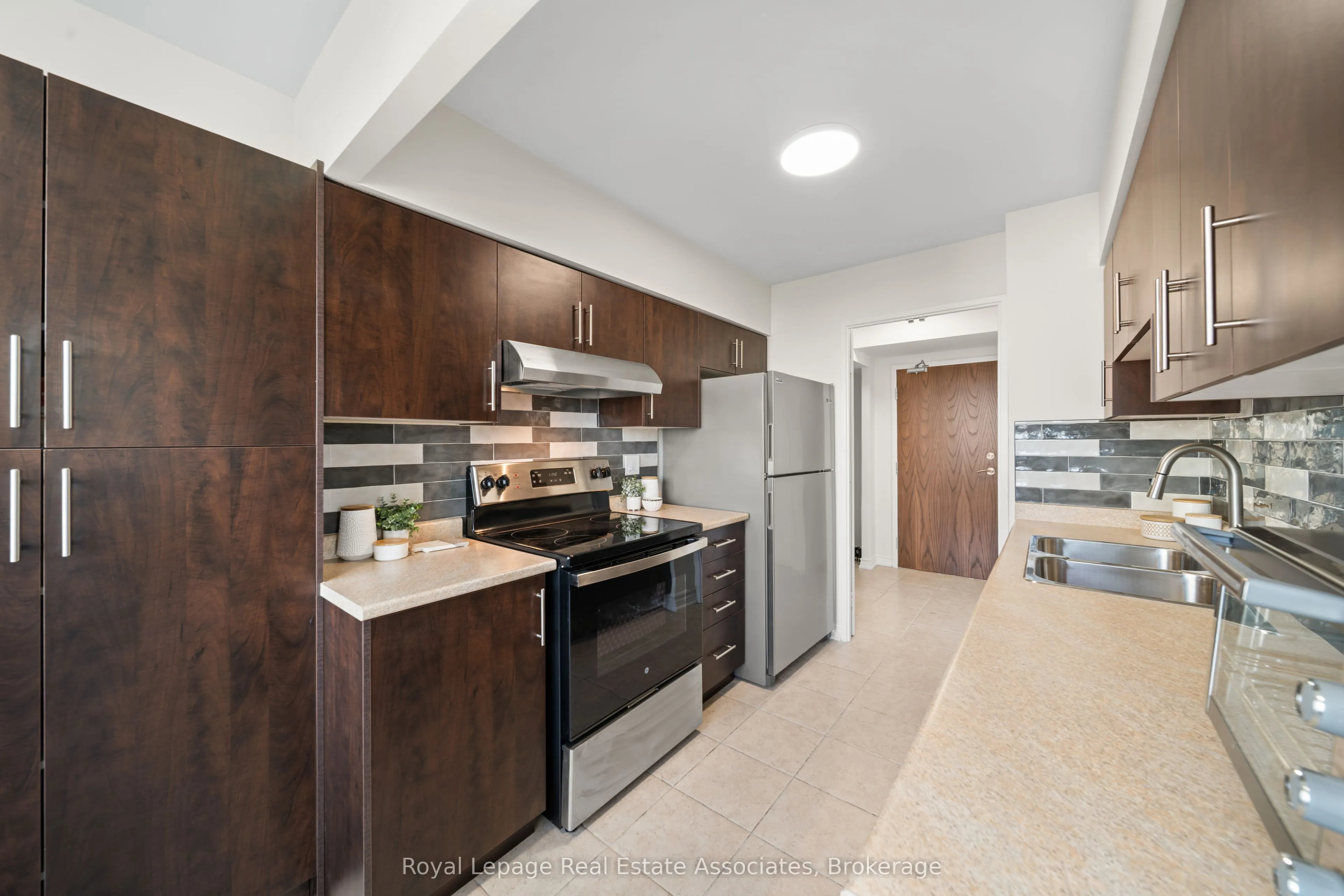 50 Kingsbridge Garden Circle, #1206