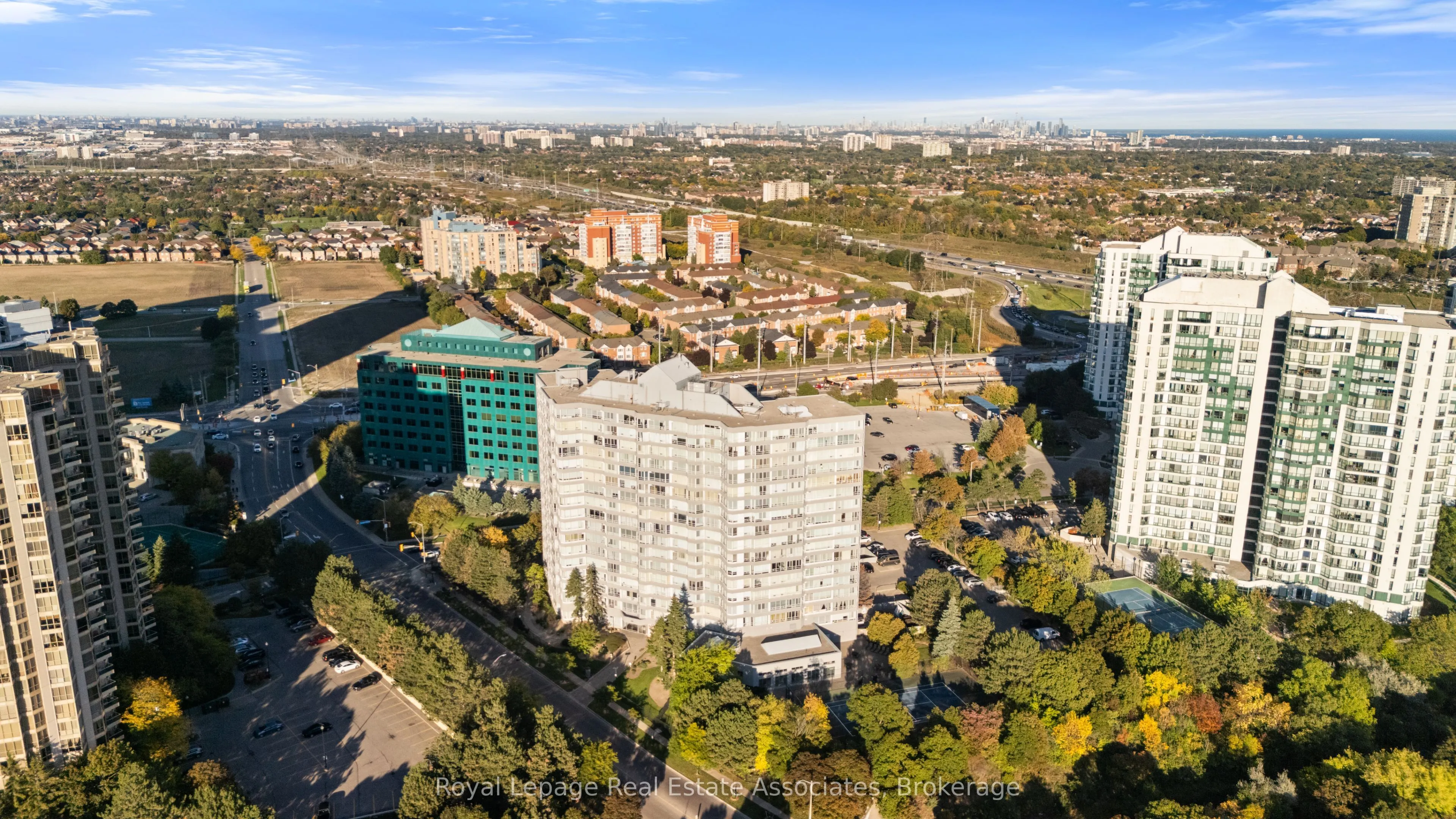 50 Kingsbridge Garden Circle, #1206