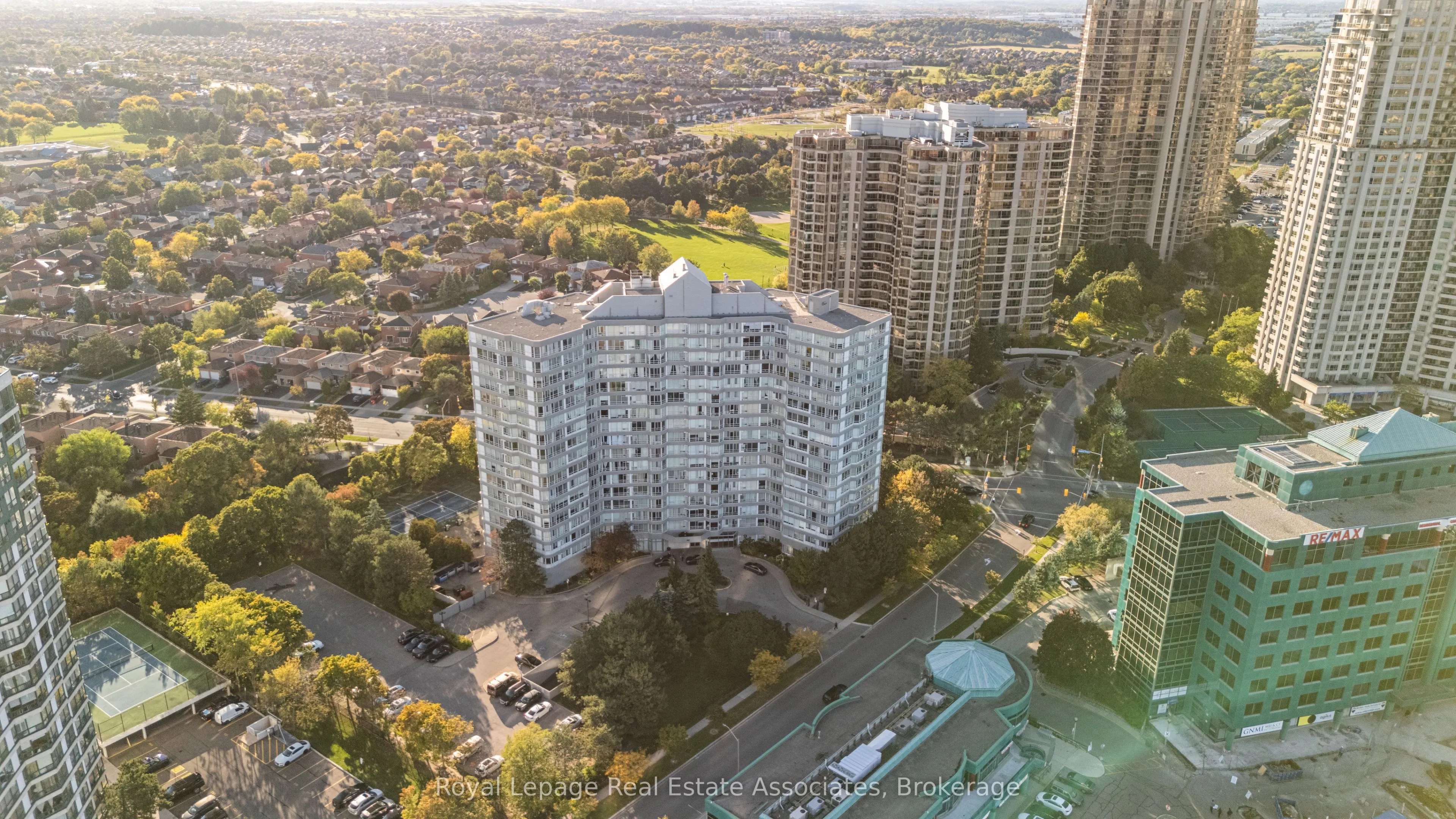 50 Kingsbridge Garden Circle, #1206