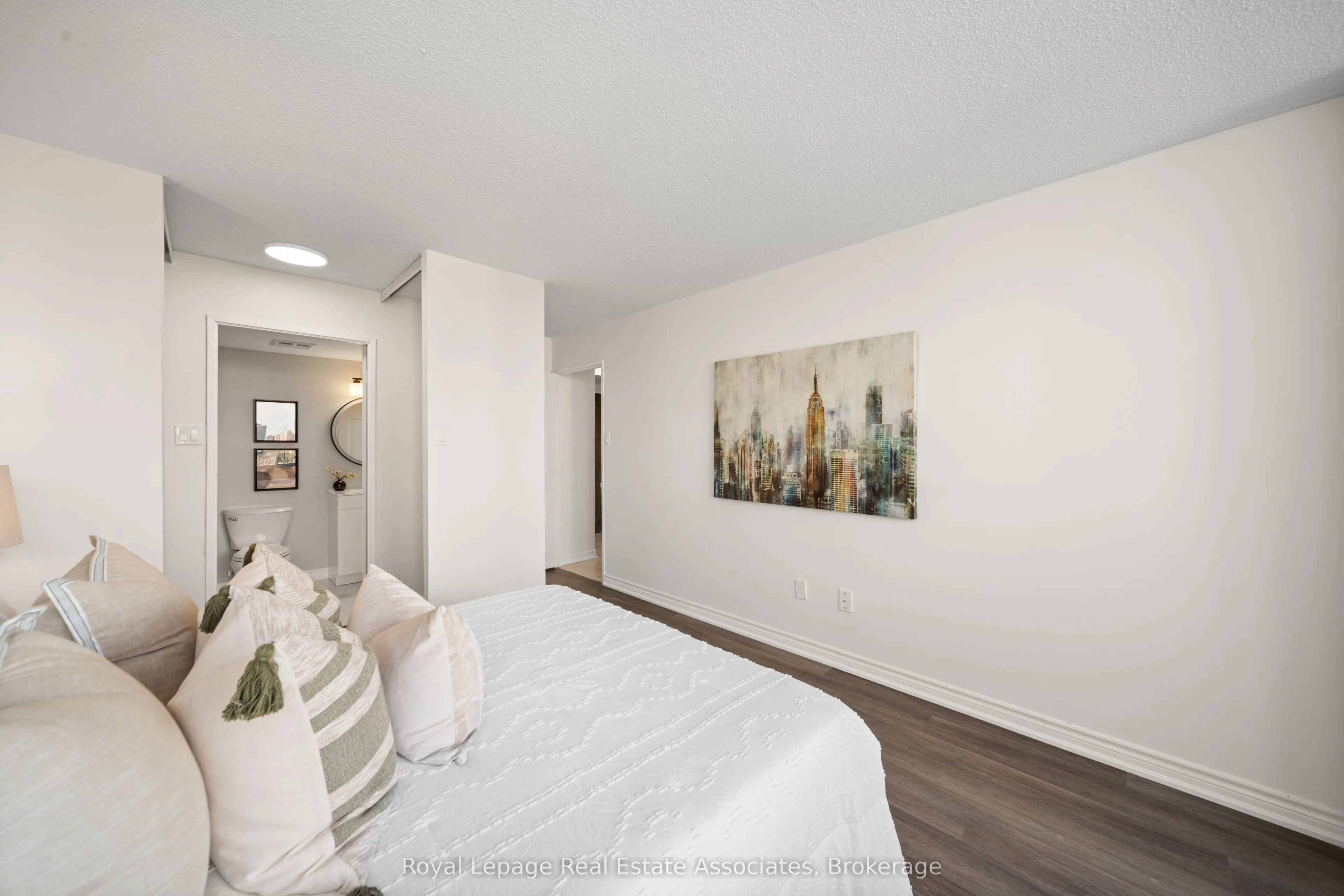 50 Kingsbridge Garden Circle, #1206