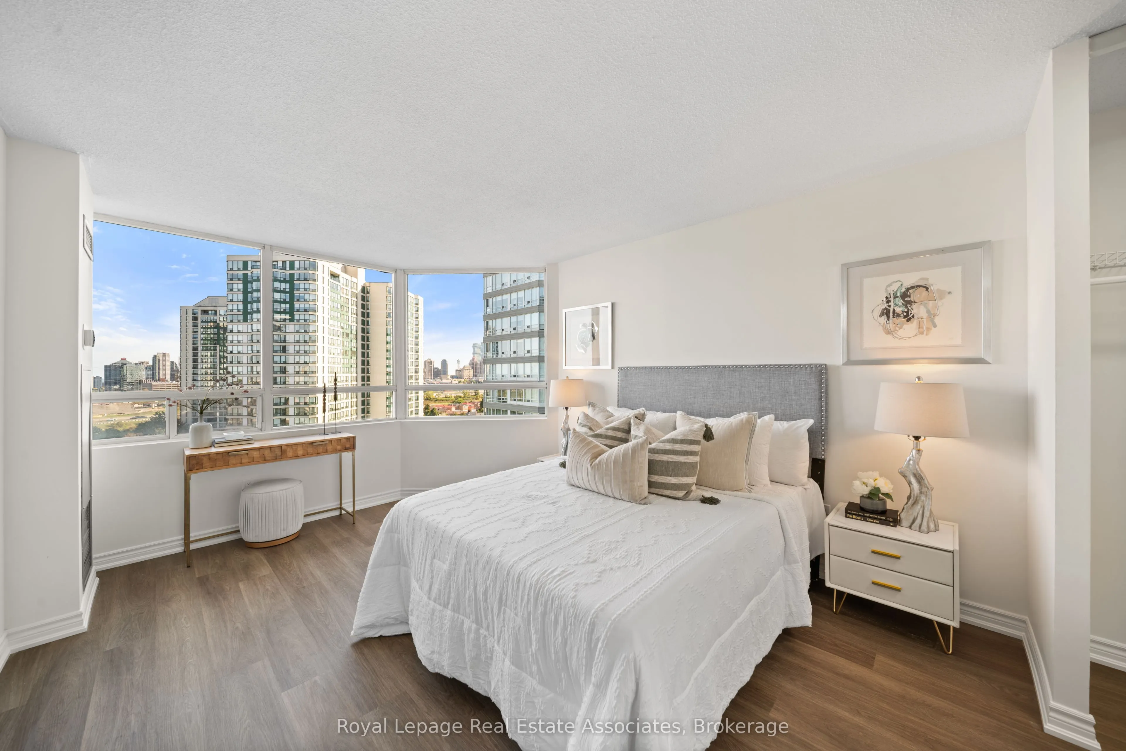 50 Kingsbridge Garden Circle, #1206
