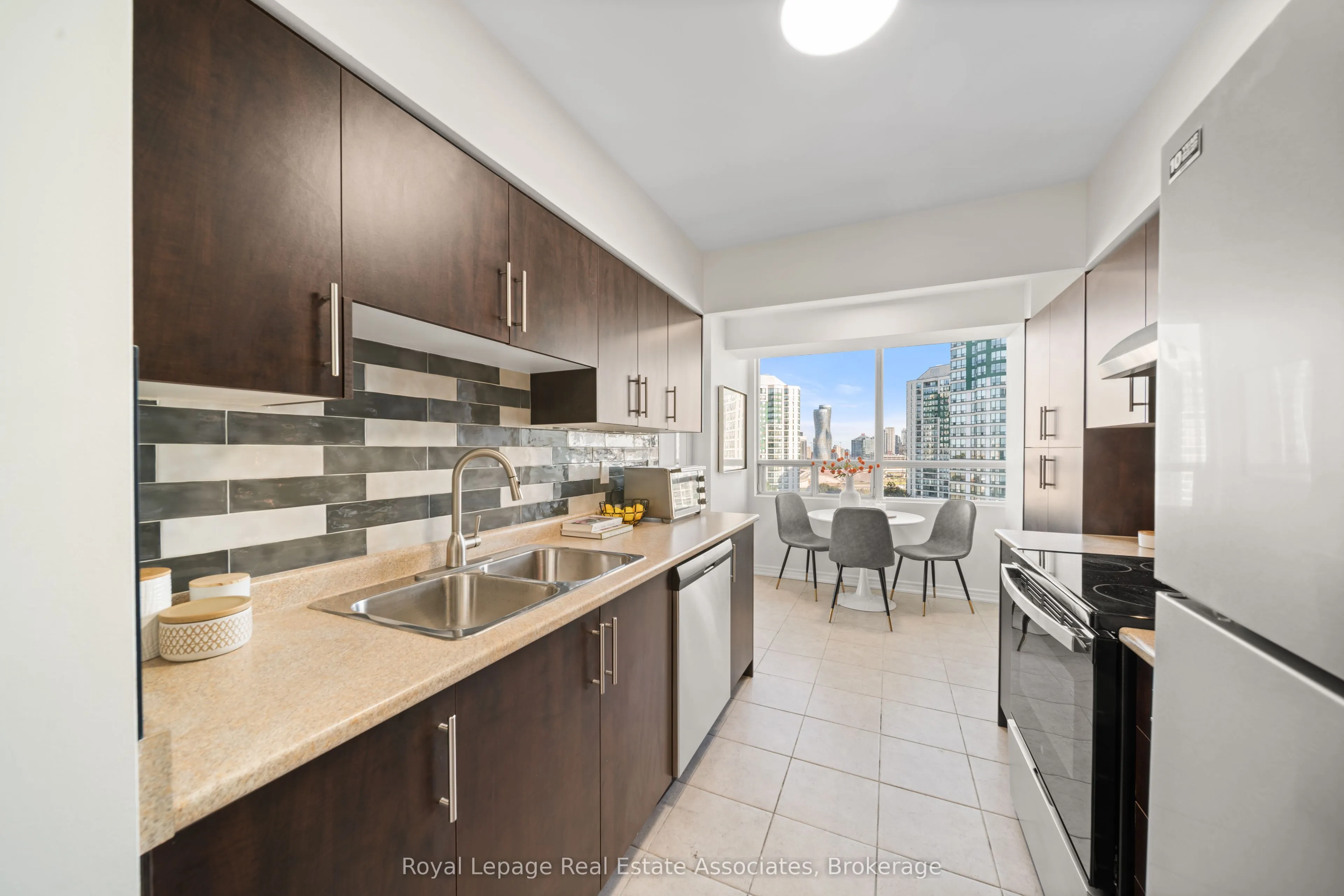 50 Kingsbridge Garden Circle, #1206