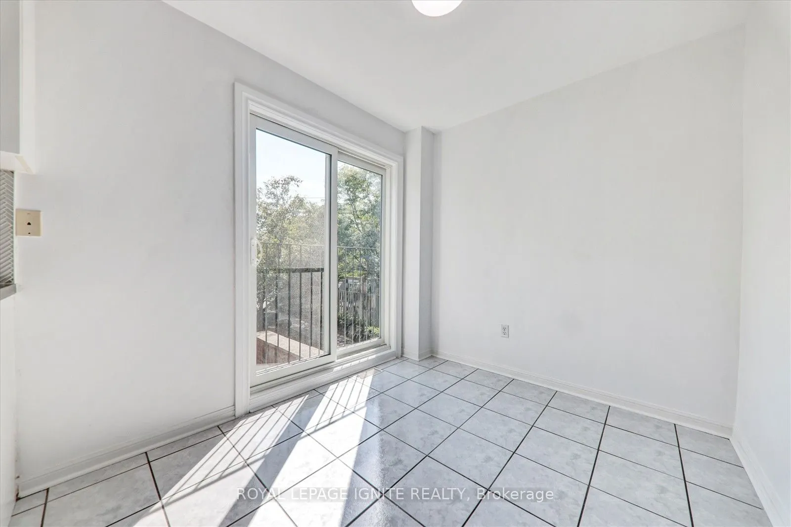 80 Acorn Place, #49
