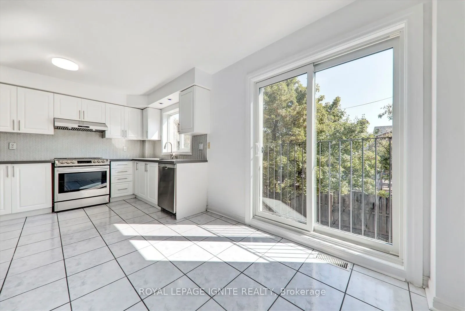 80 Acorn Place, #49