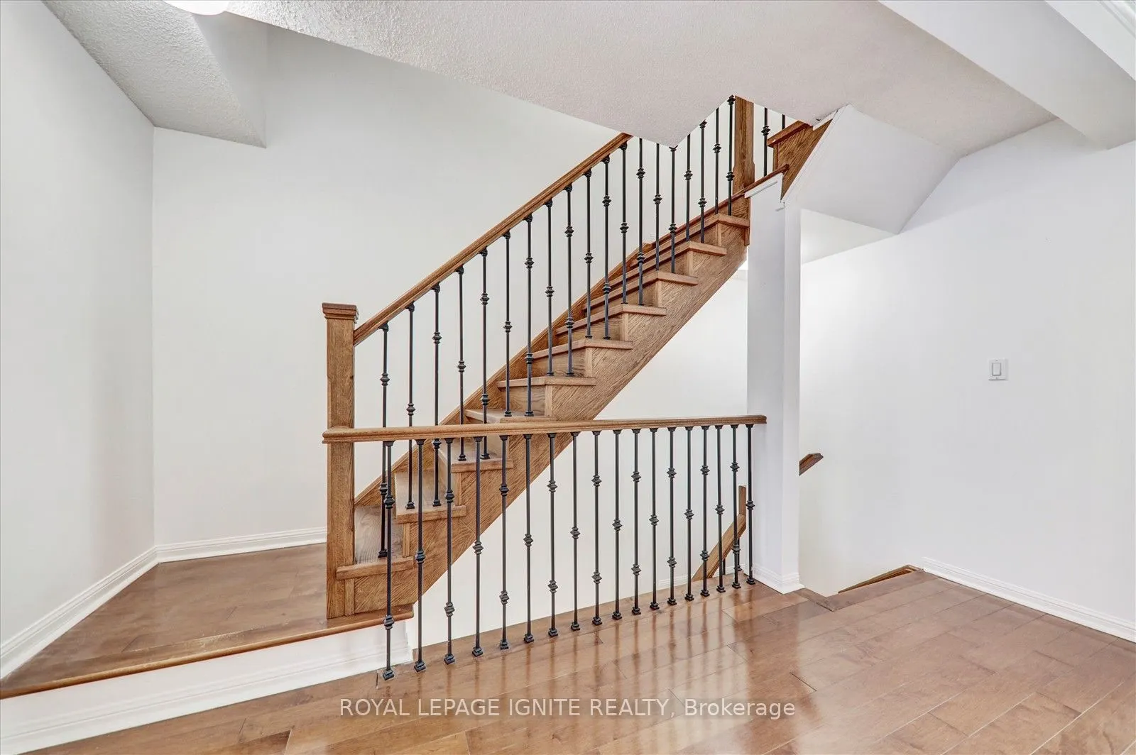 80 Acorn Place, #49