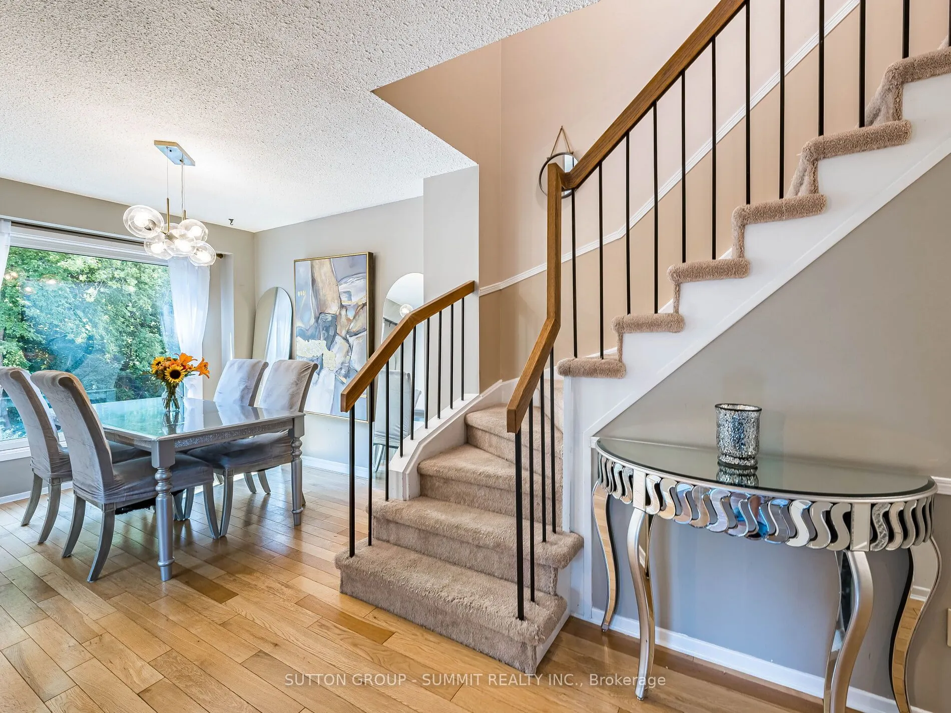 12 Pontiac Court