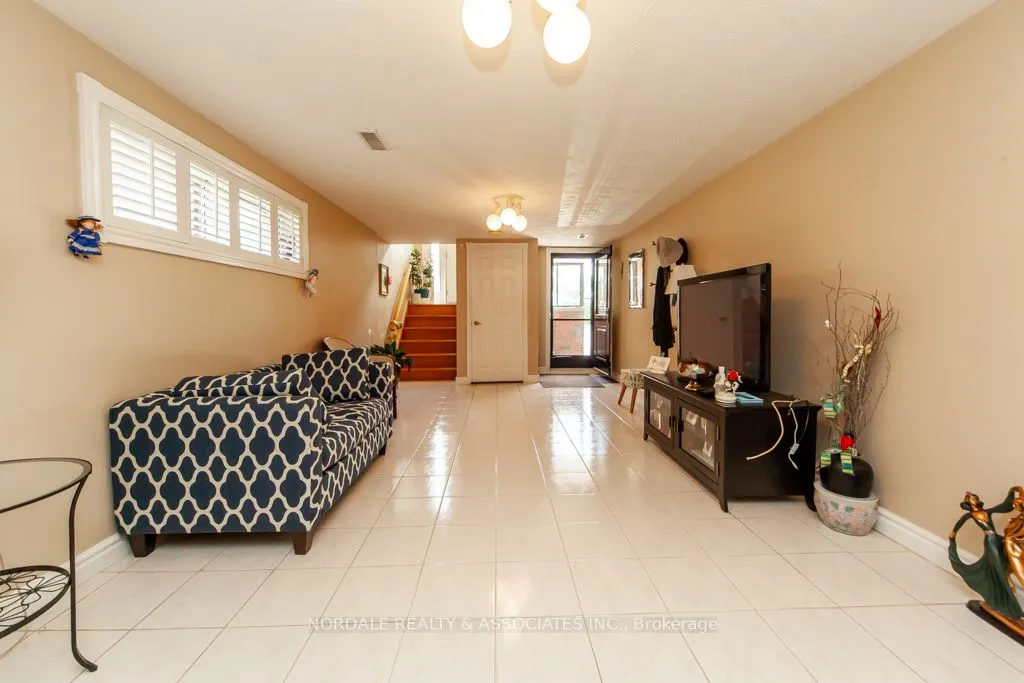288 Hullmar Drive