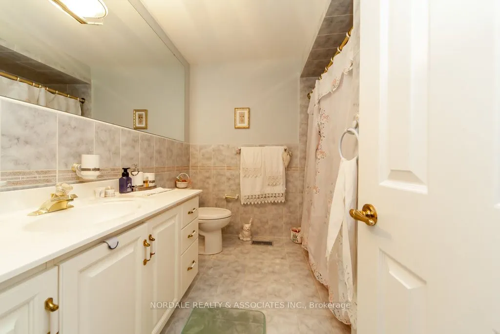 288 Hullmar Drive