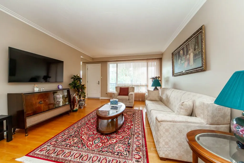 288 Hullmar Drive