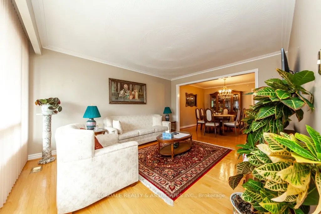 288 Hullmar Drive