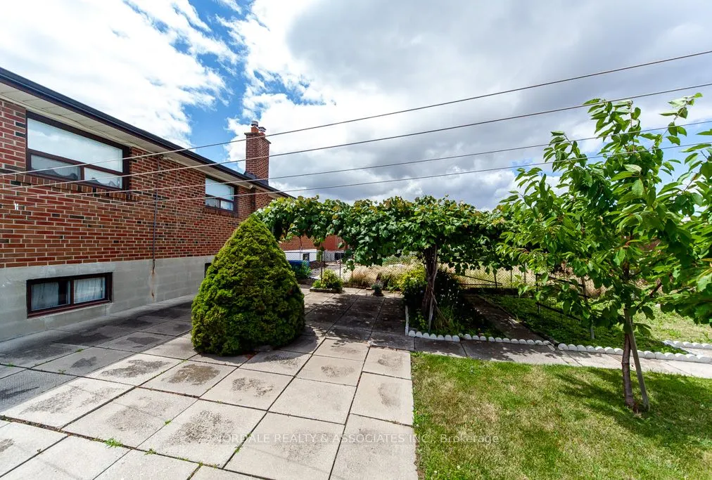 288 Hullmar Drive