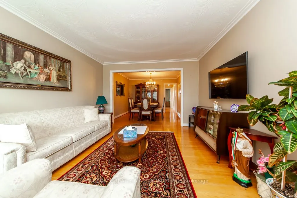 288 Hullmar Drive