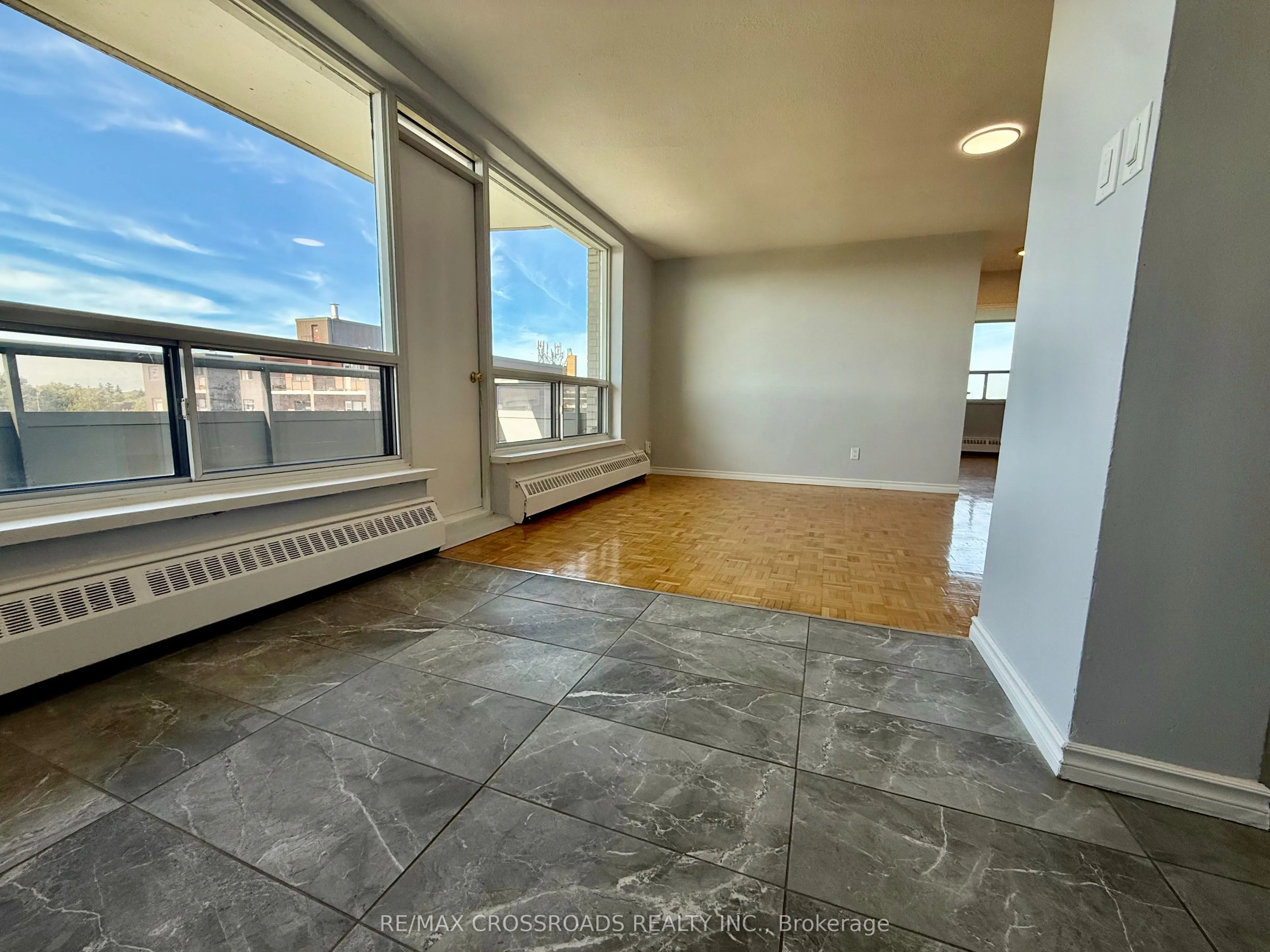 363 Lakeshore Road E, #701