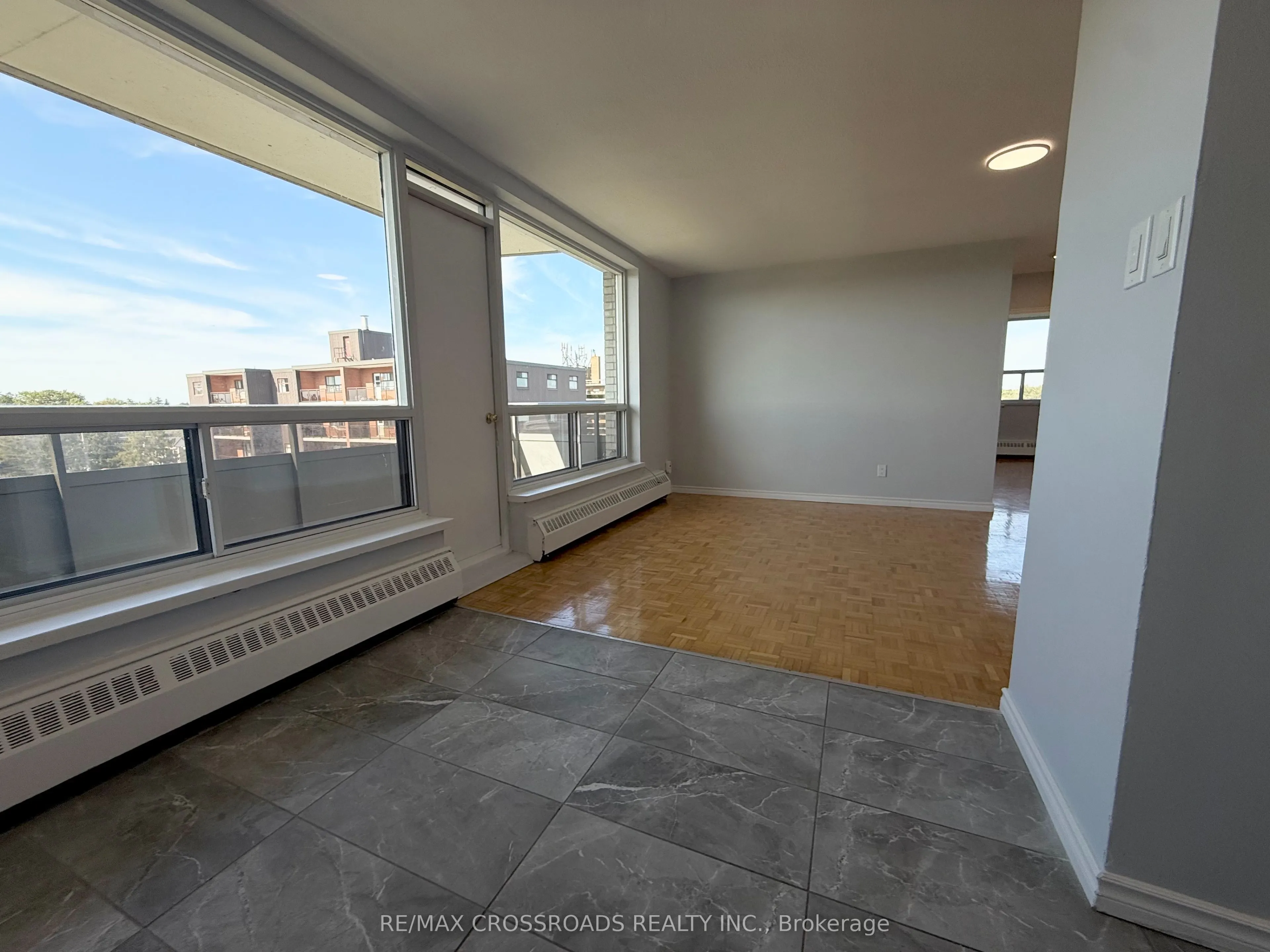 363 Lakeshore Road E, #701