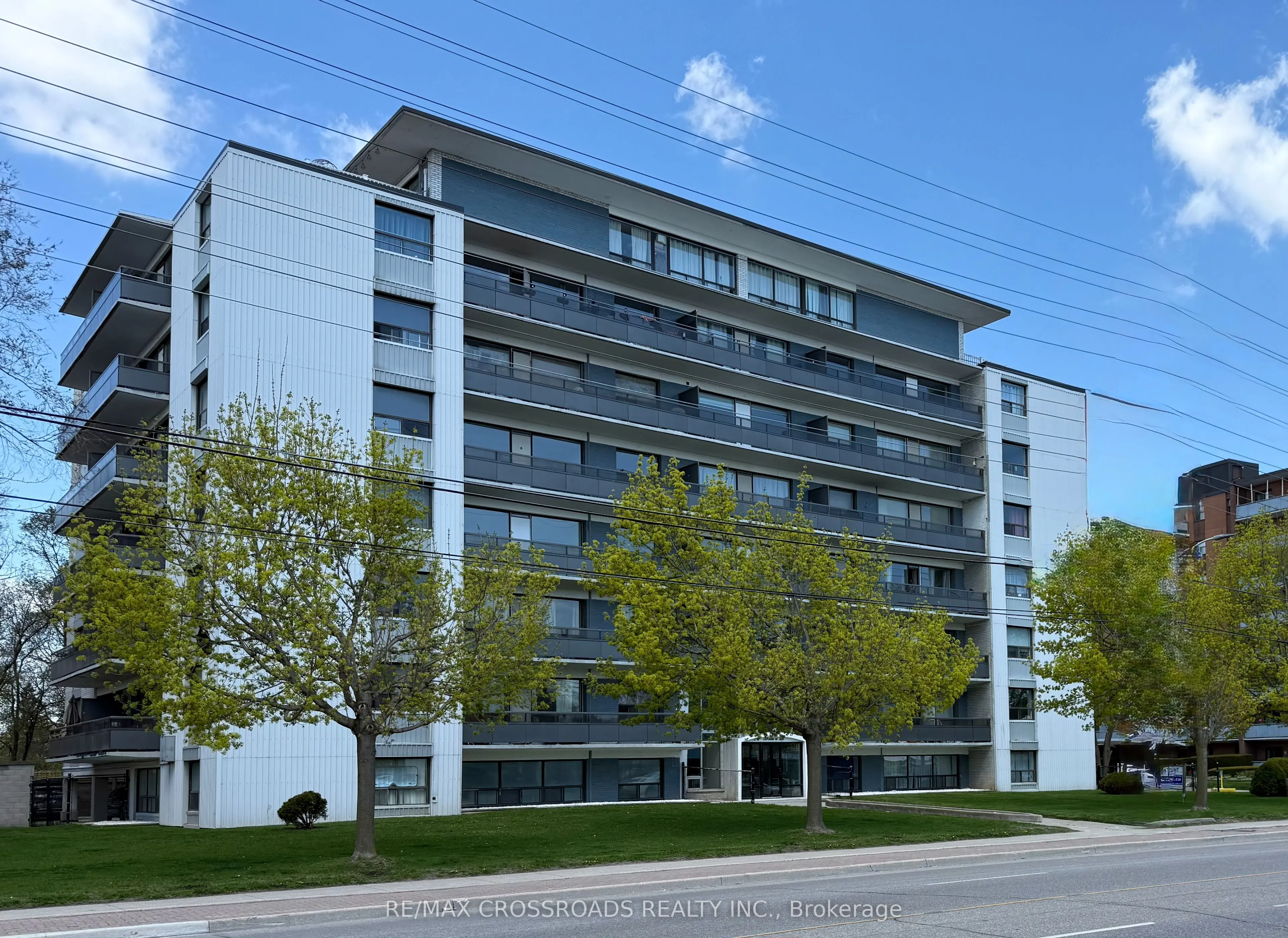 363 Lakeshore Road E, #701