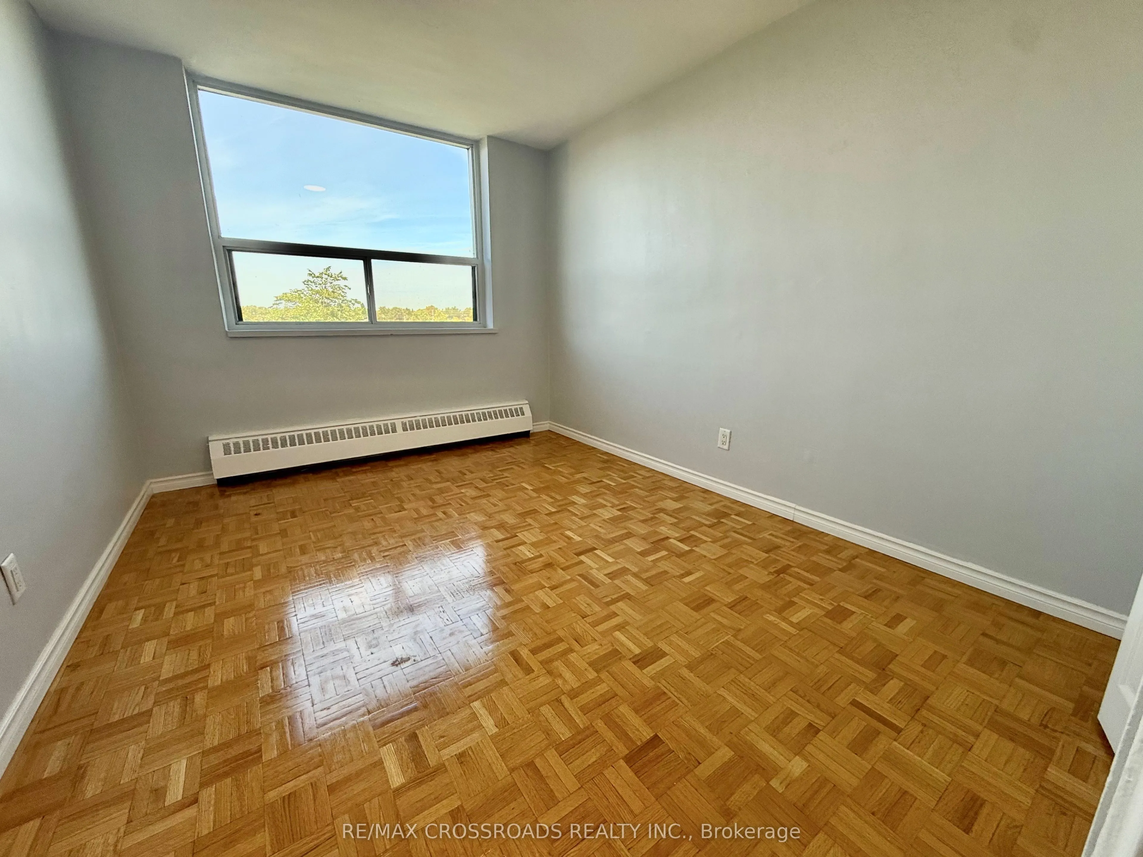 363 Lakeshore Road E, #701
