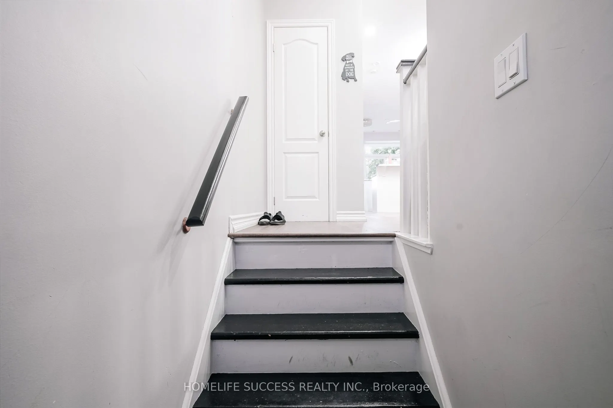 16 Piggott Mews
