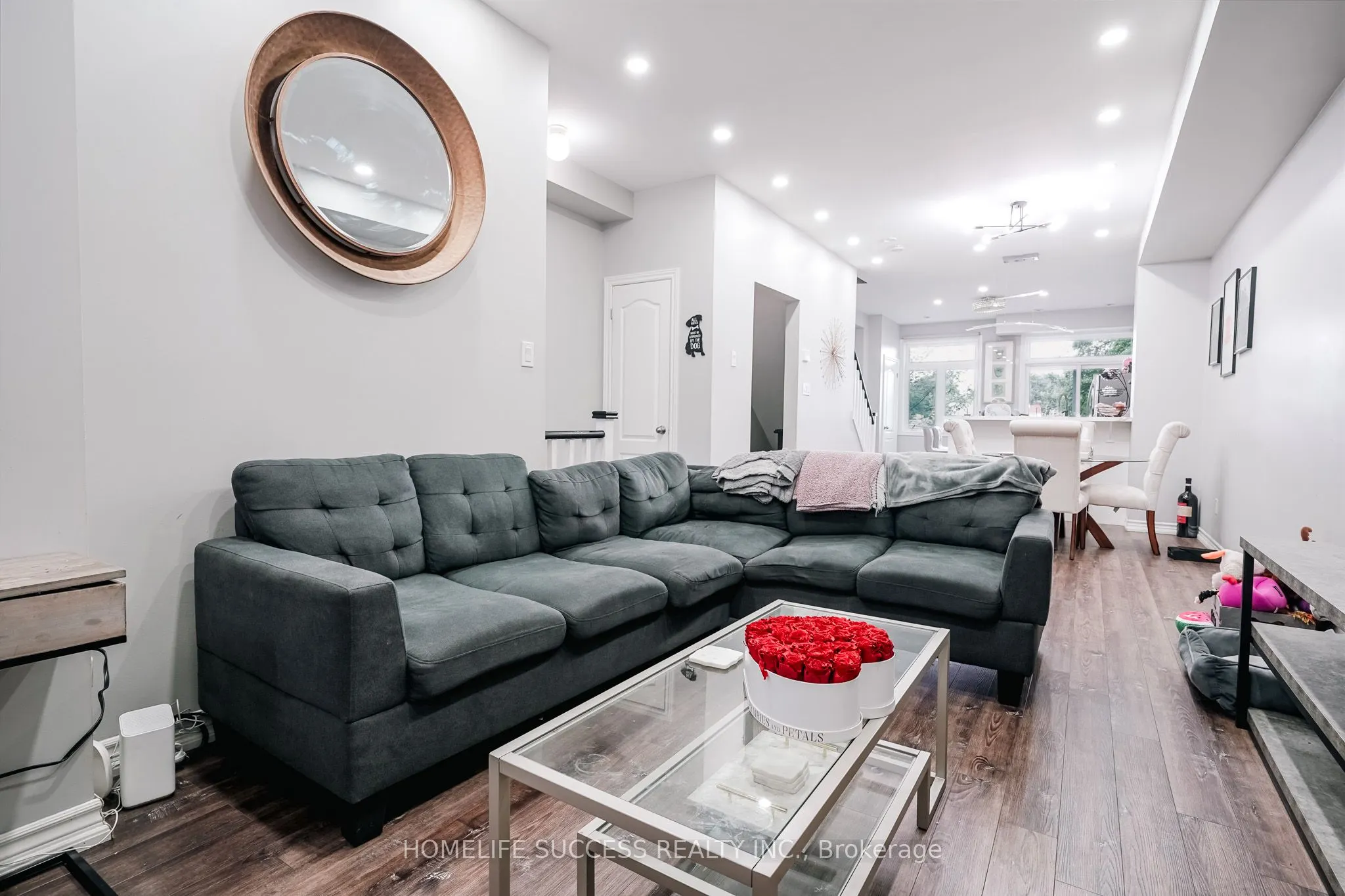 16 Piggott Mews