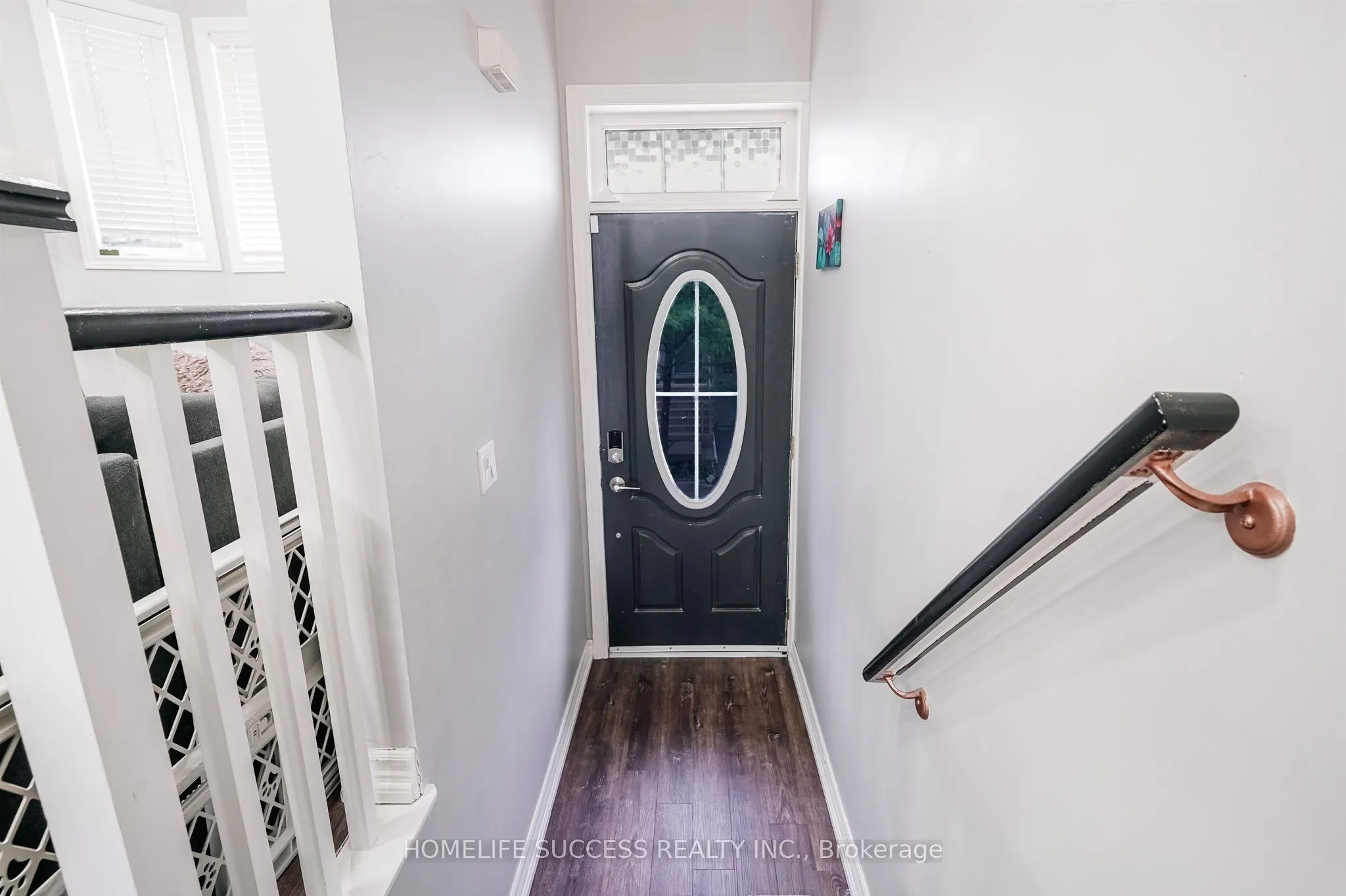 16 Piggott Mews