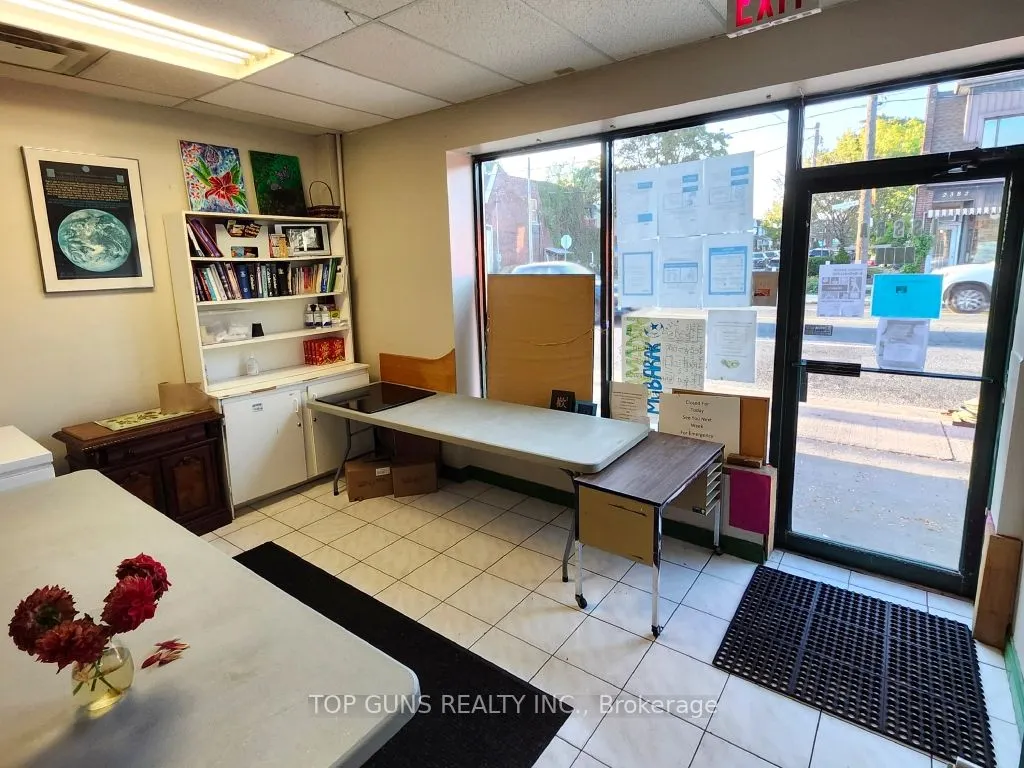 2375 St Clair Avenue W, #Main