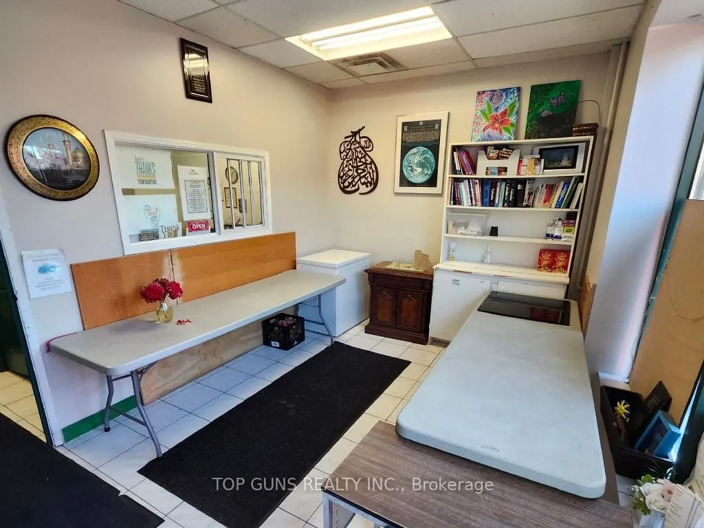2375 St Clair Avenue W, #Main