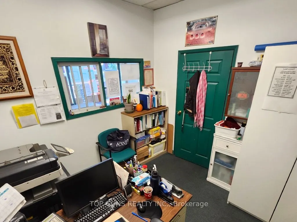 2375 St Clair Avenue W, #Main