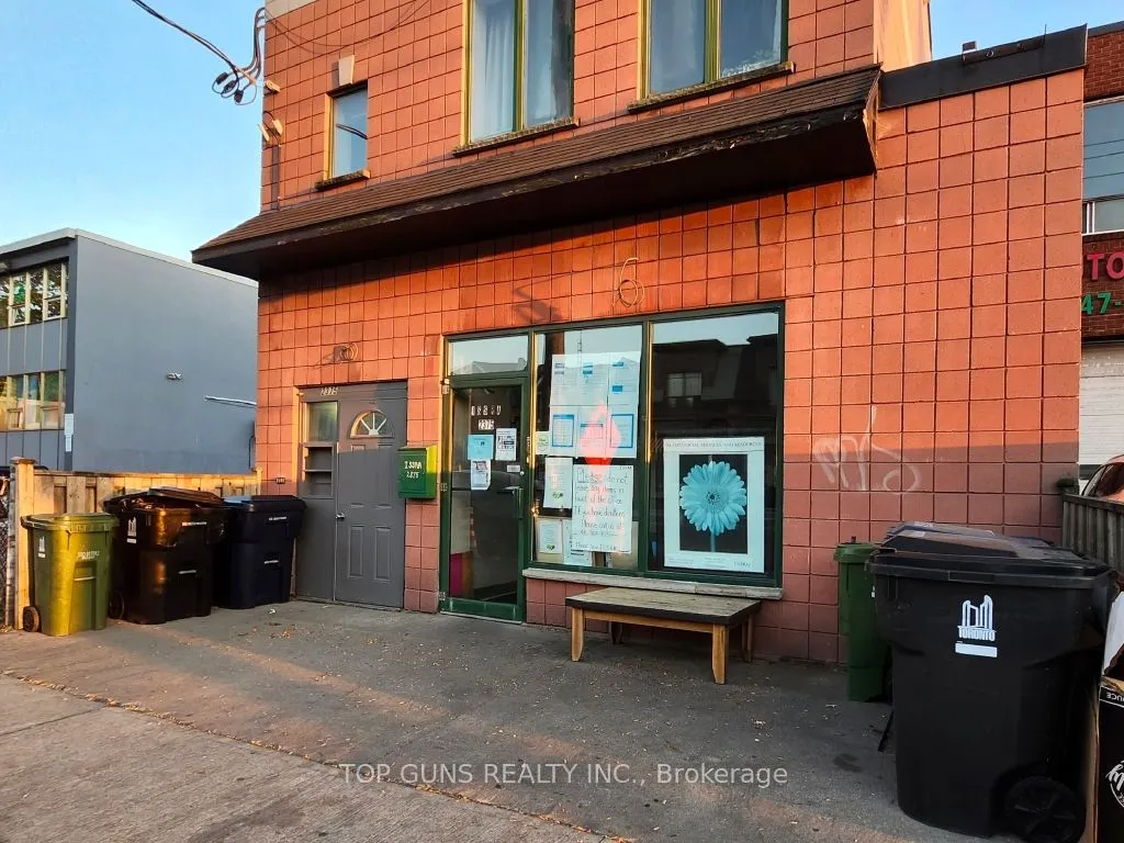2375 St Clair Avenue W, #Main