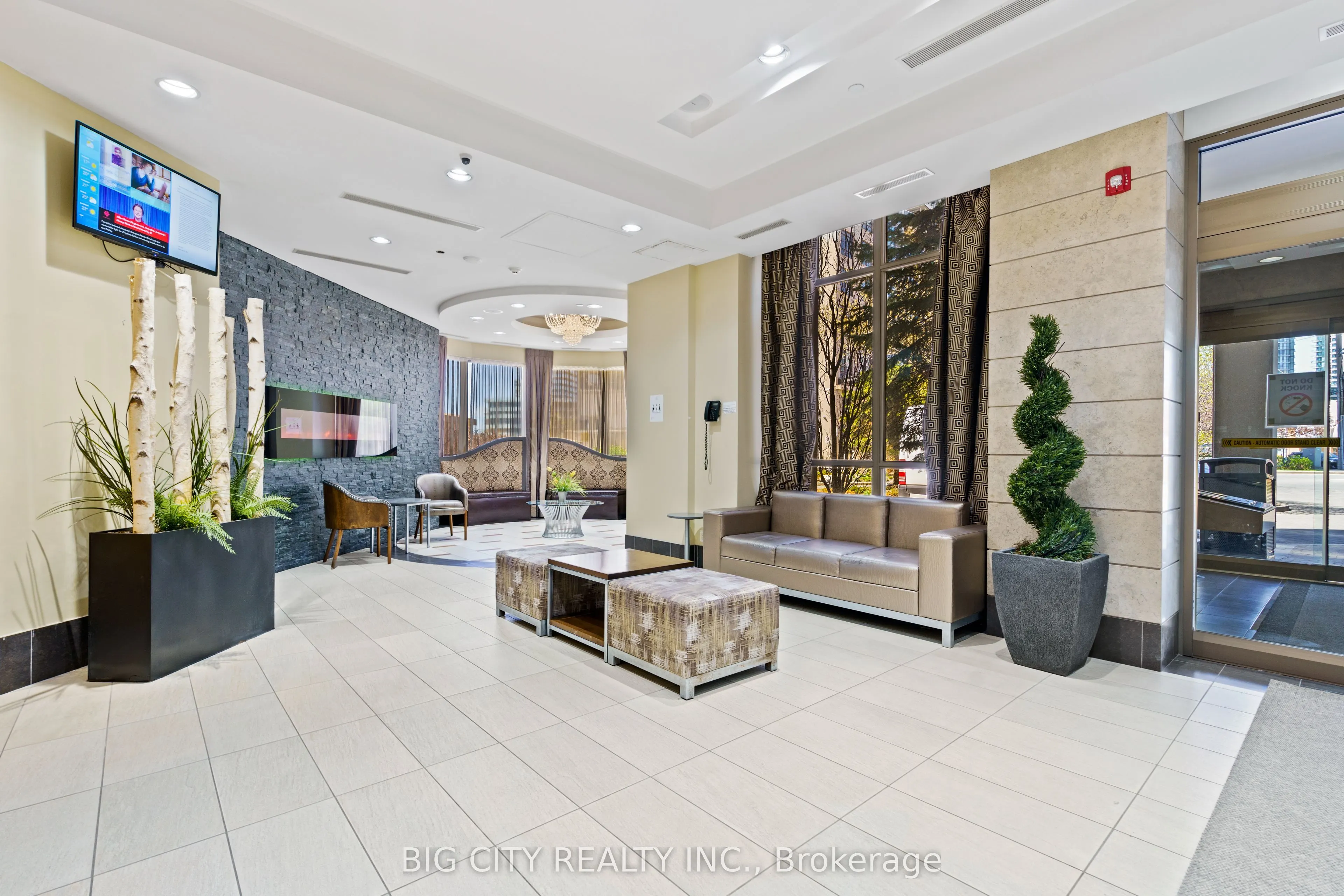 310 Burnhamthorpe Road W, #2701
