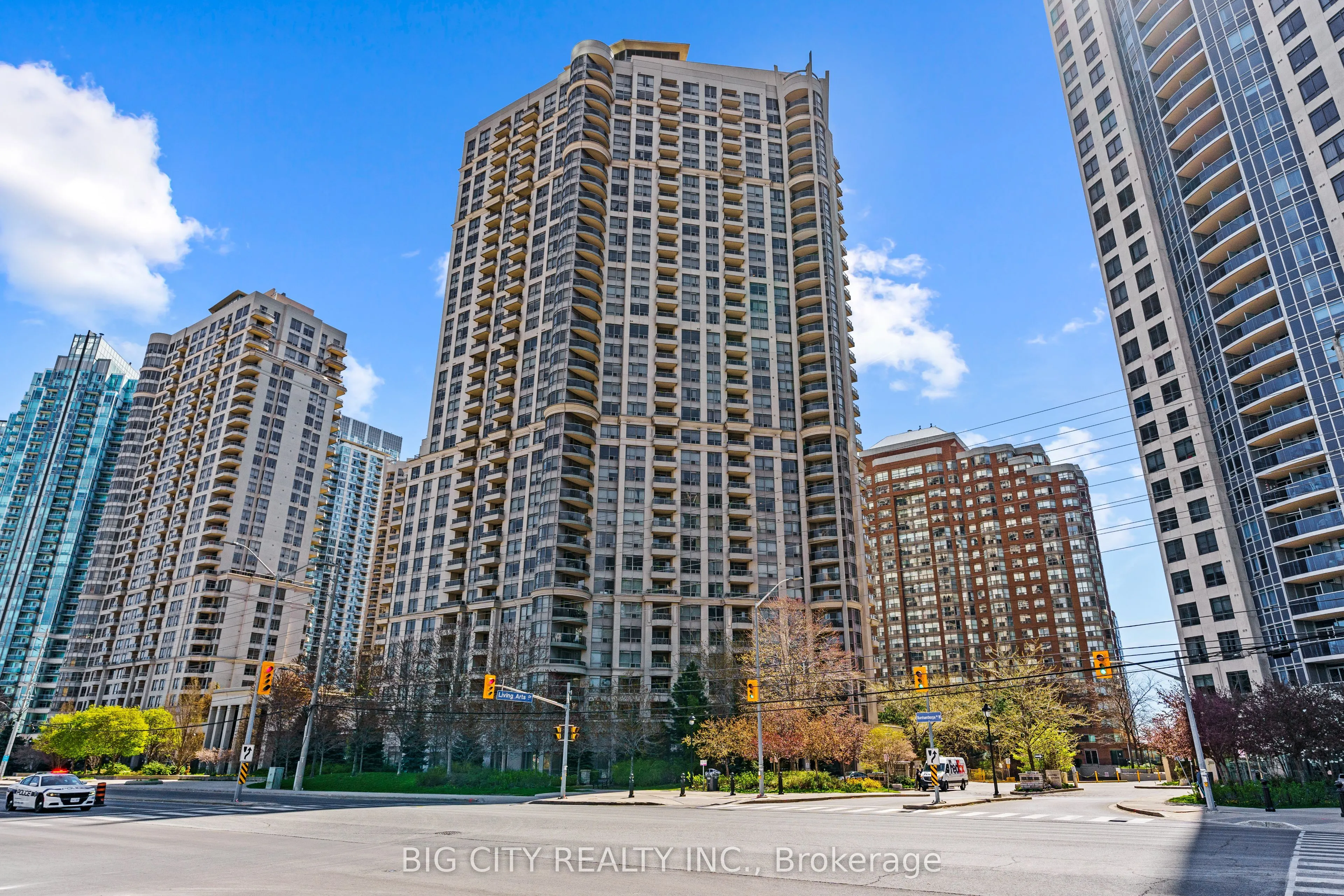 310 Burnhamthorpe Road W, #2701