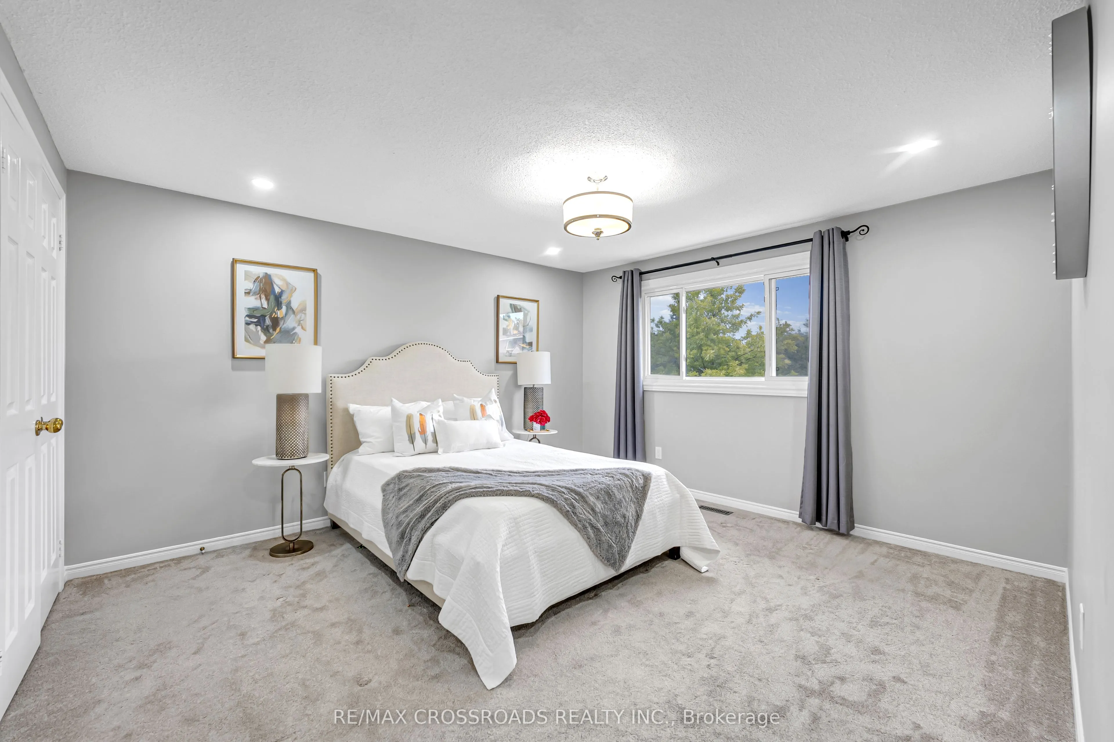 75 Barr Crescent