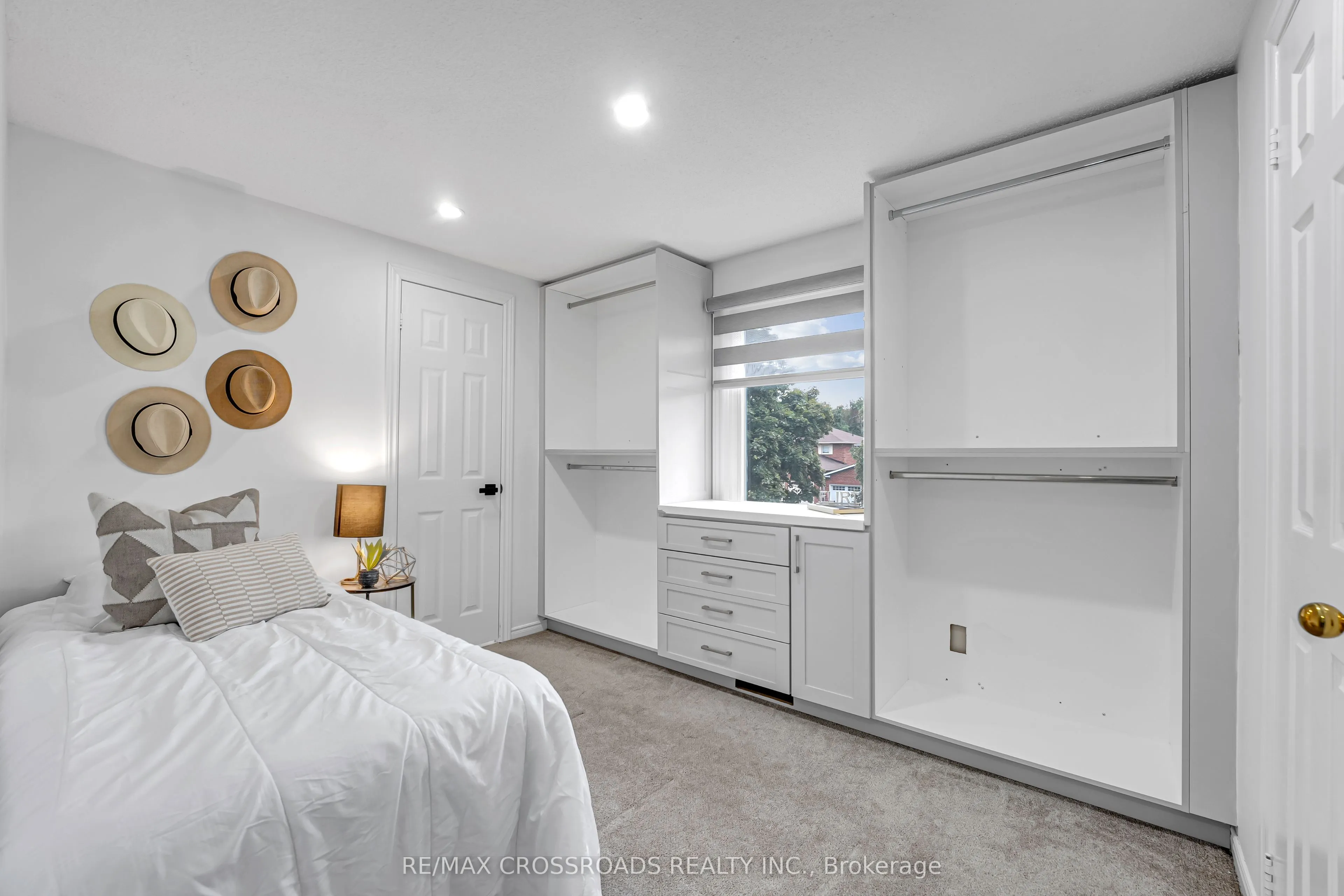 75 Barr Crescent