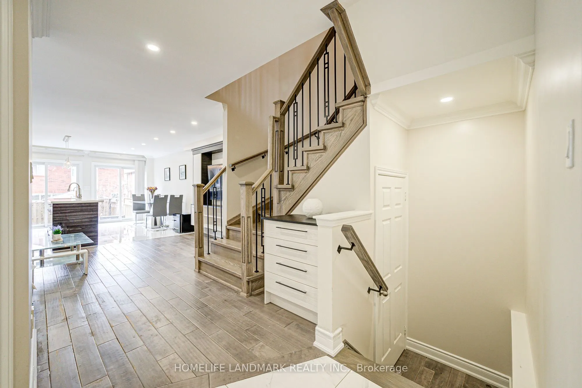 1141 Foxglove Place