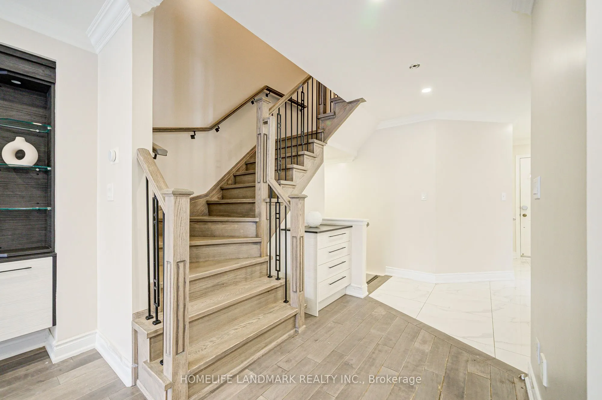 1141 Foxglove Place