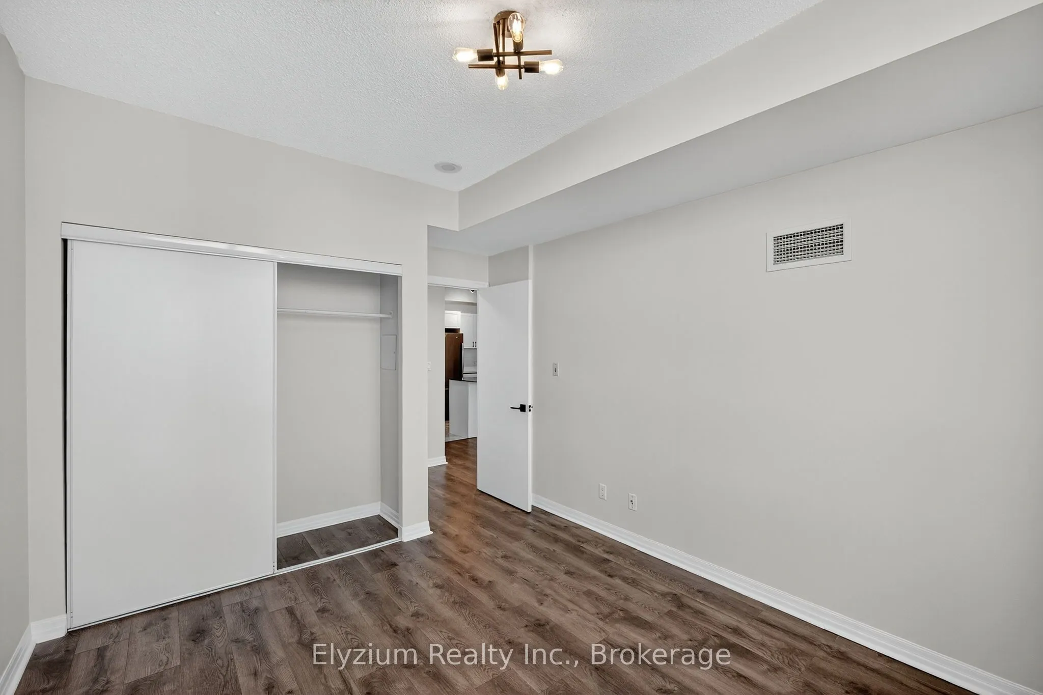 1359 Rathburn Road E, #1504