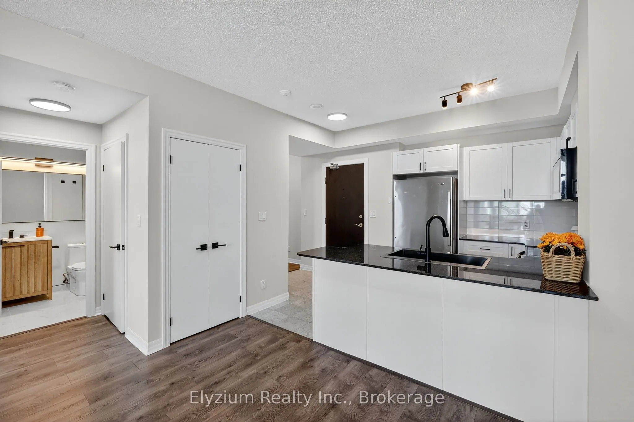 1359 Rathburn Road E, #1504