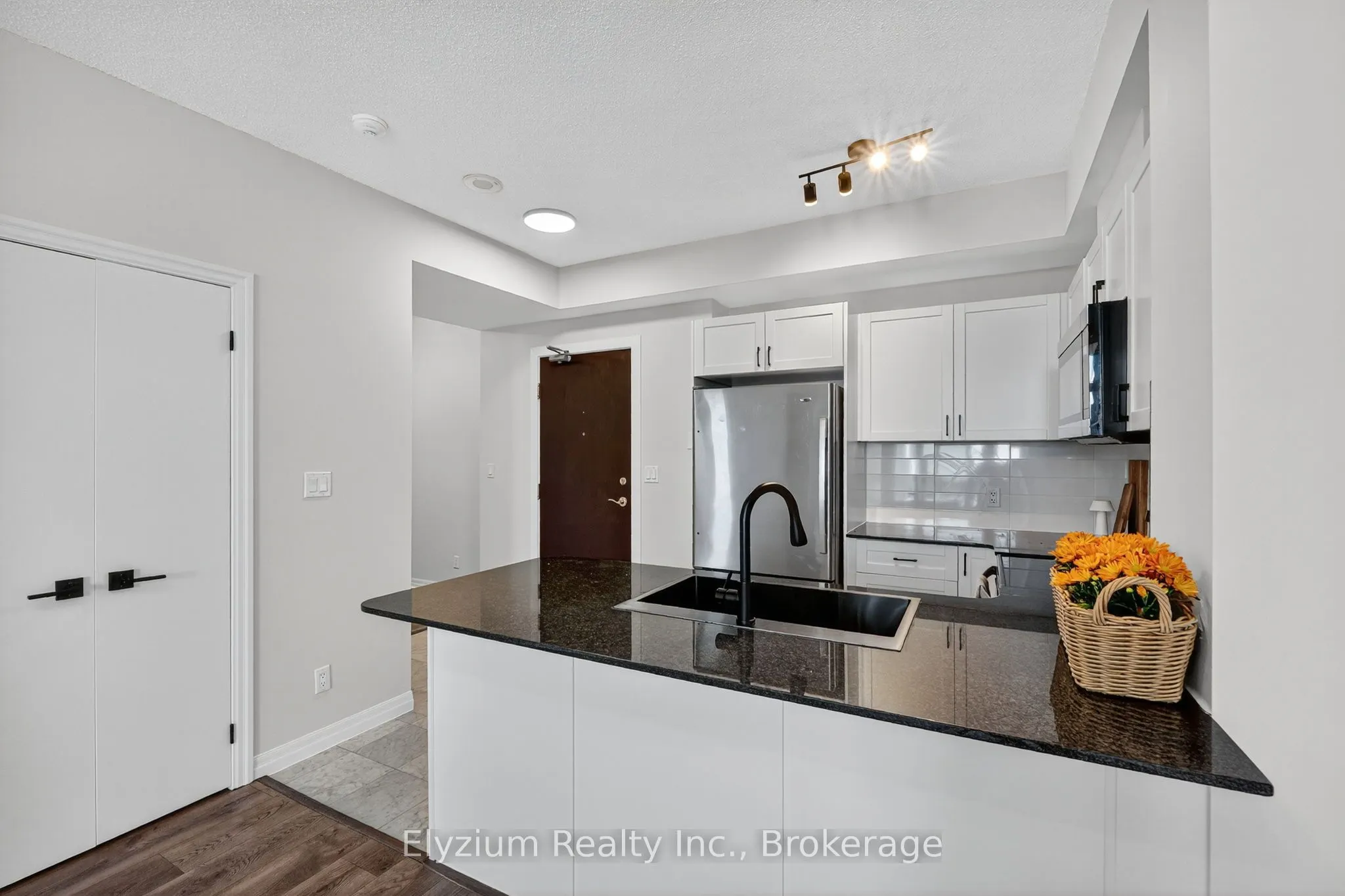 1359 Rathburn Road E, #1504