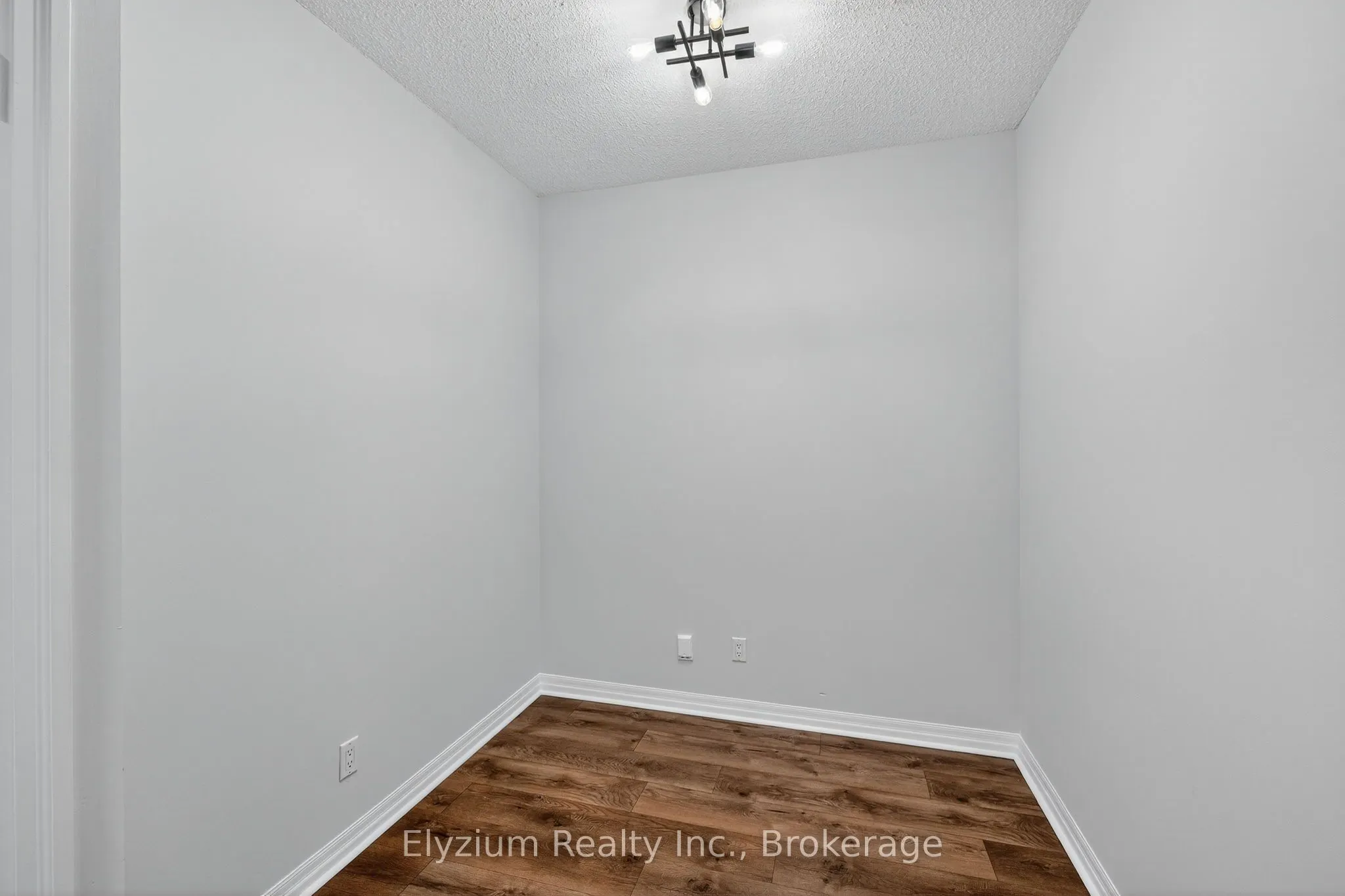 1359 Rathburn Road E, #1504