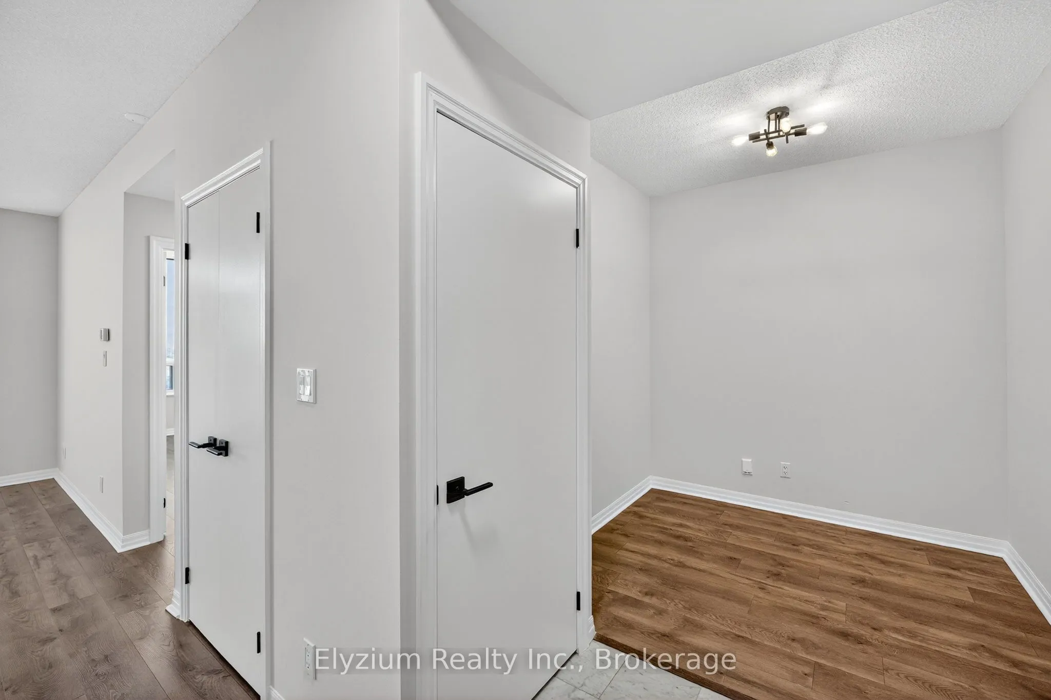 1359 Rathburn Road E, #1504