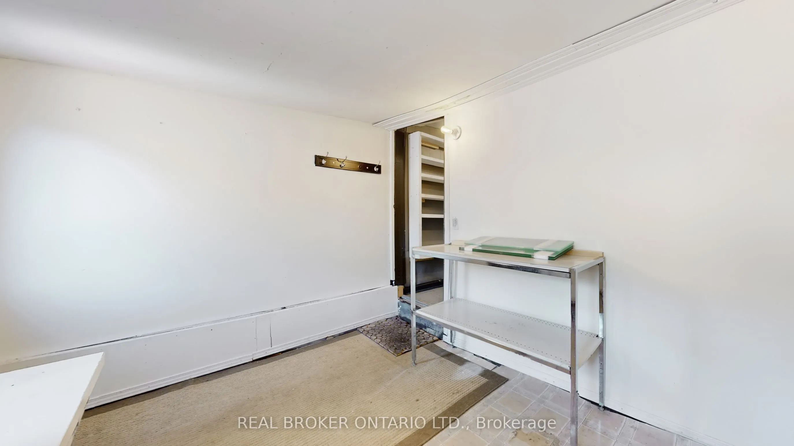 1016 Bloor Street W, #Upper