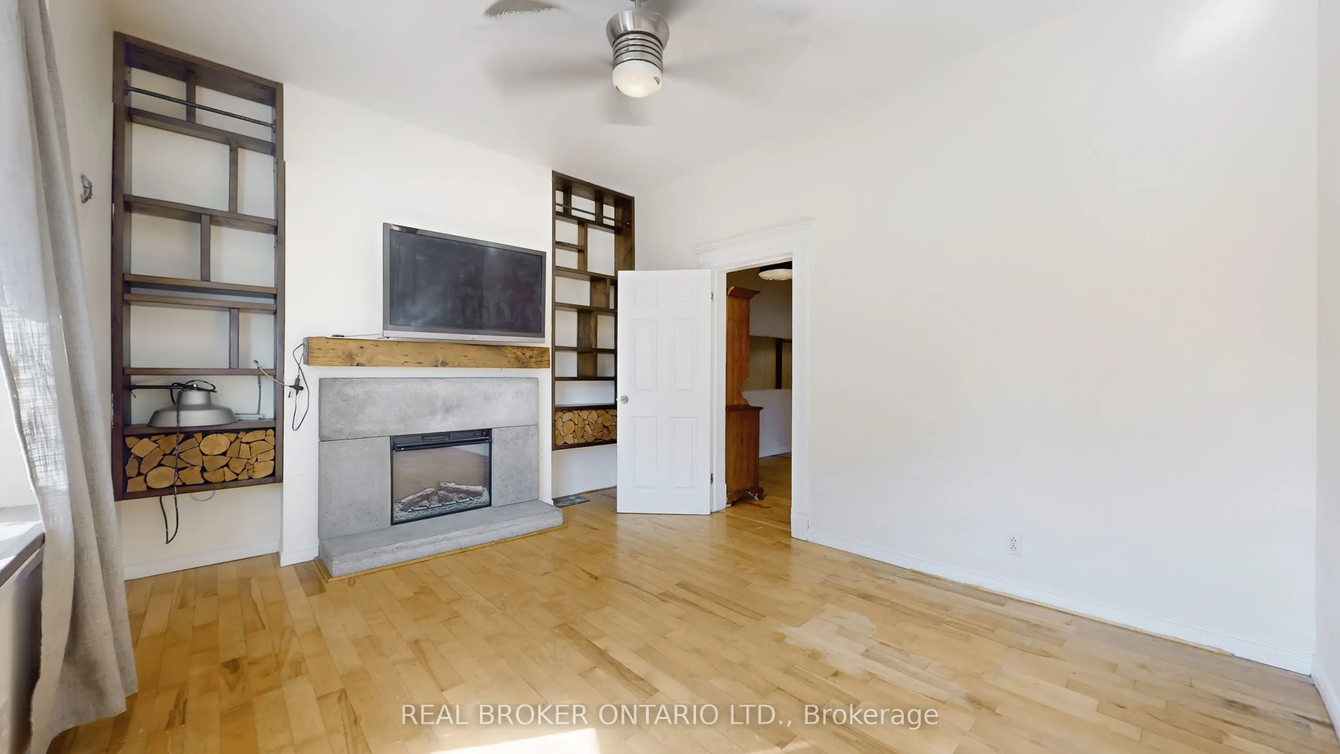 1016 Bloor Street W, #Upper