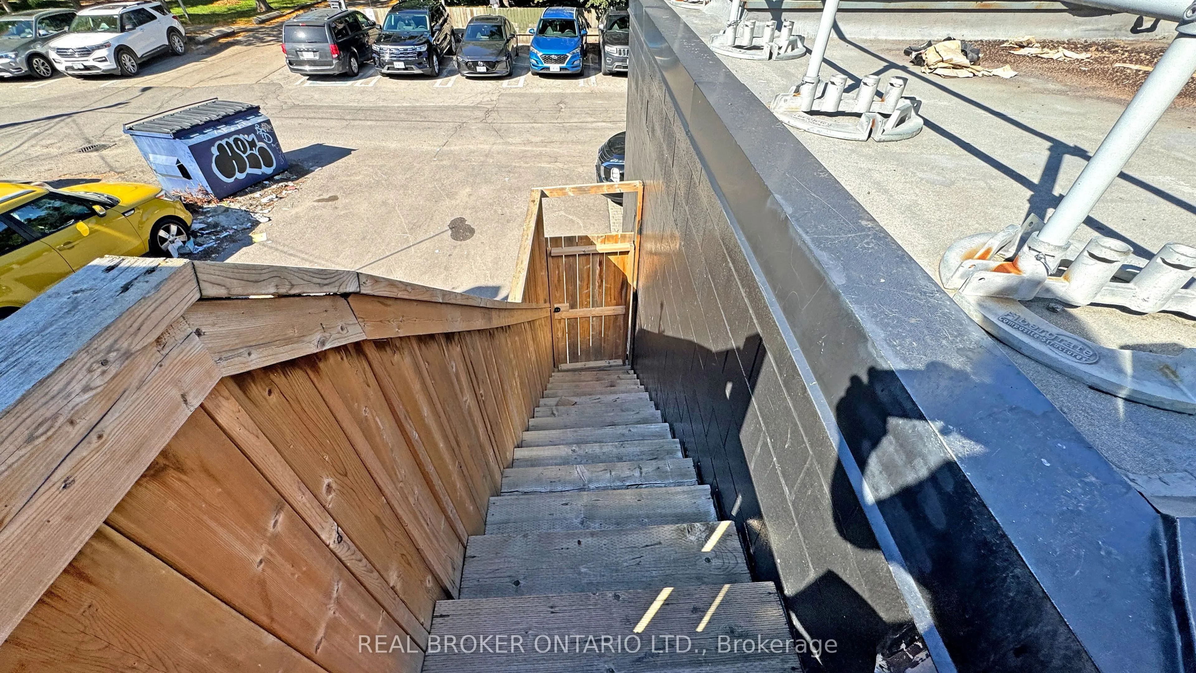 1016 Bloor Street W, #Upper