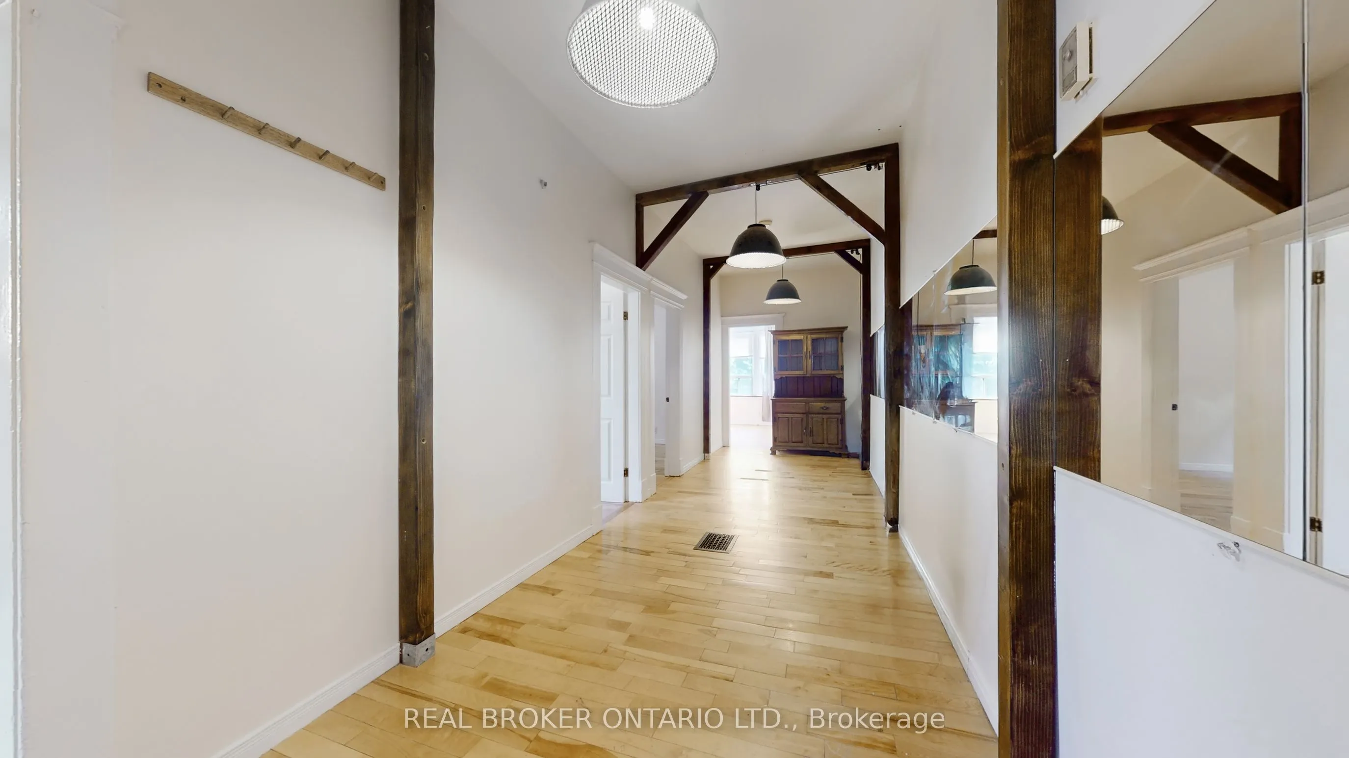 1016 Bloor Street W, #Upper