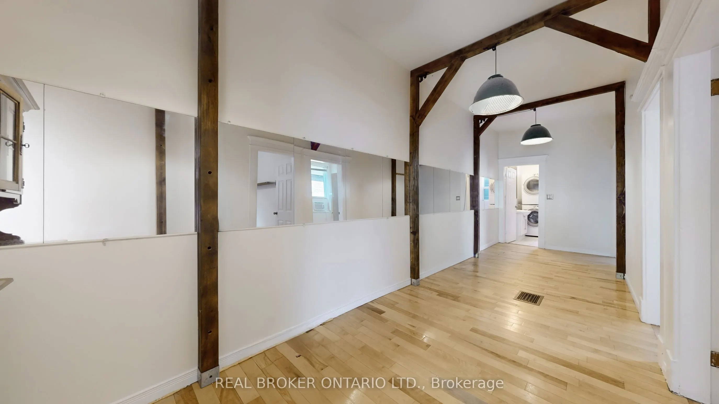 1016 Bloor Street W, #Upper