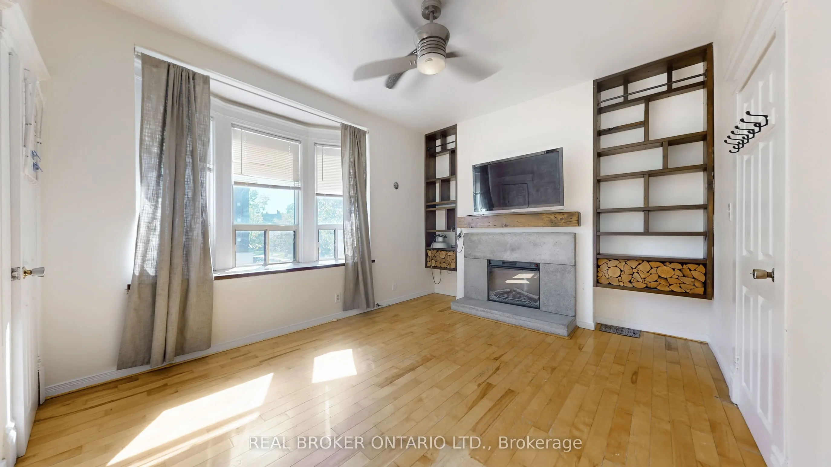 1016 Bloor Street W, #Upper