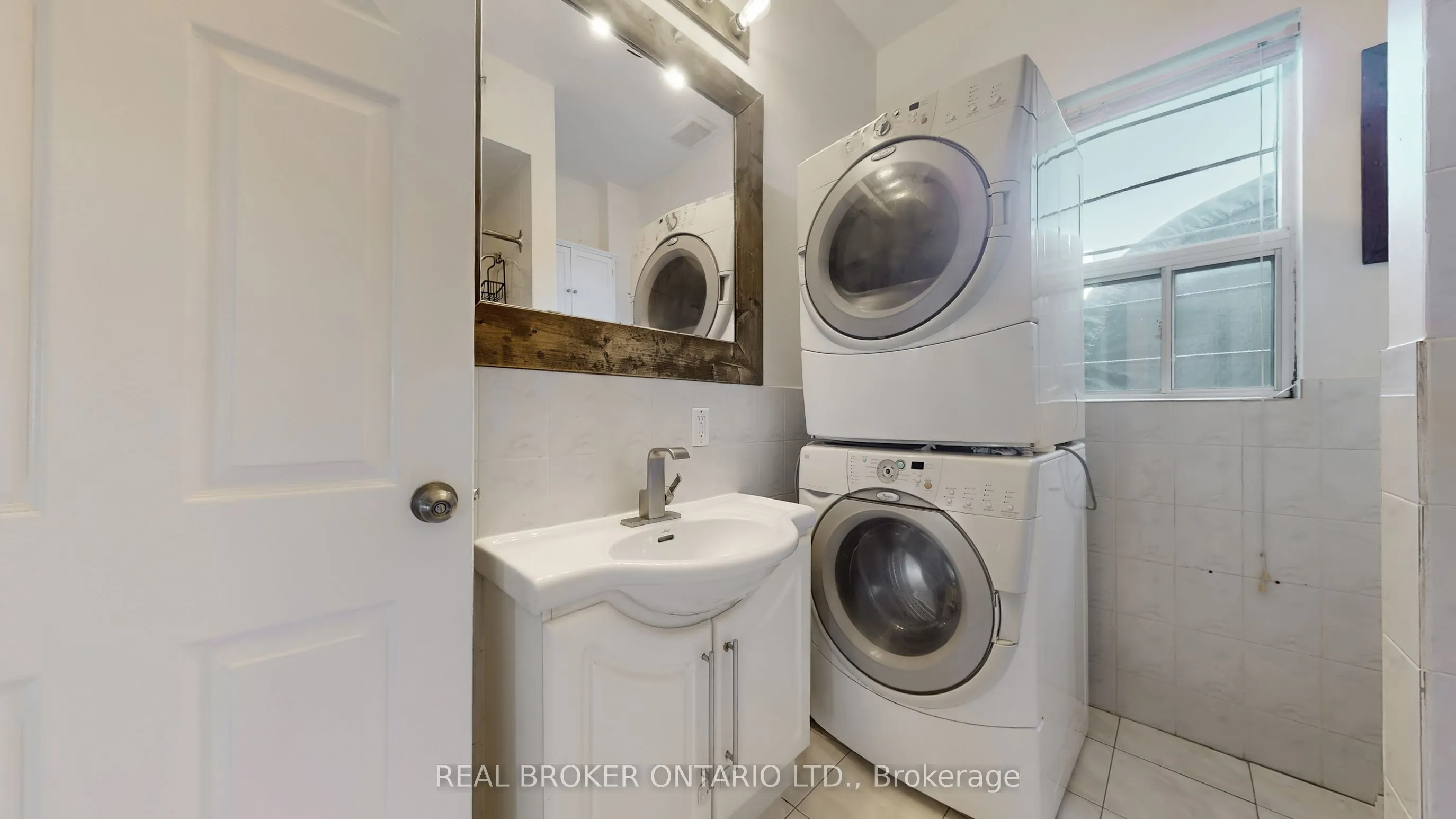 1016 Bloor Street W, #Upper