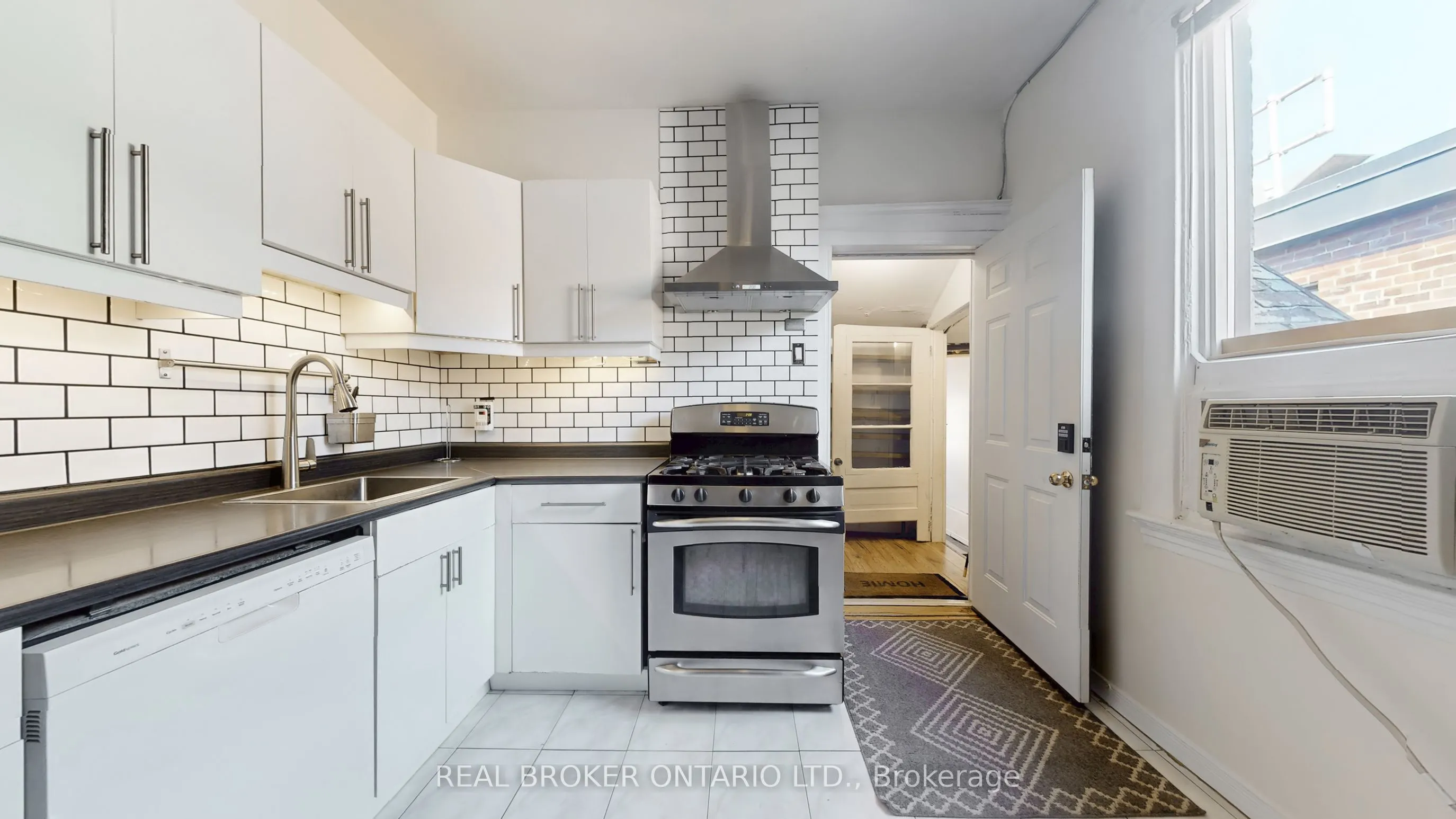 1016 Bloor Street W, #Upper