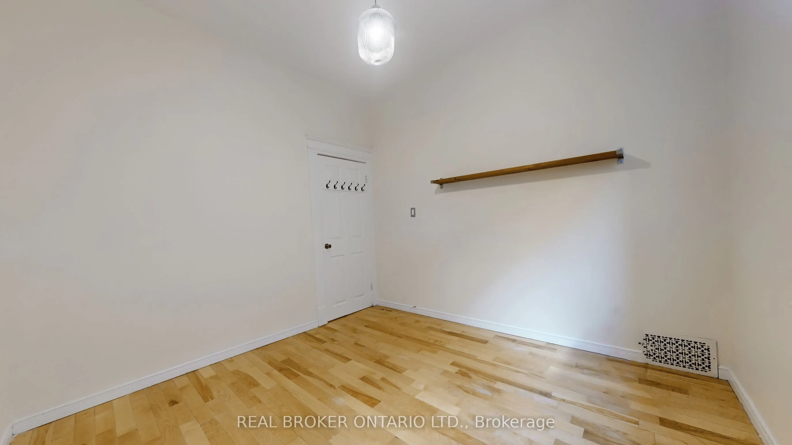 1016 Bloor Street W, #Upper