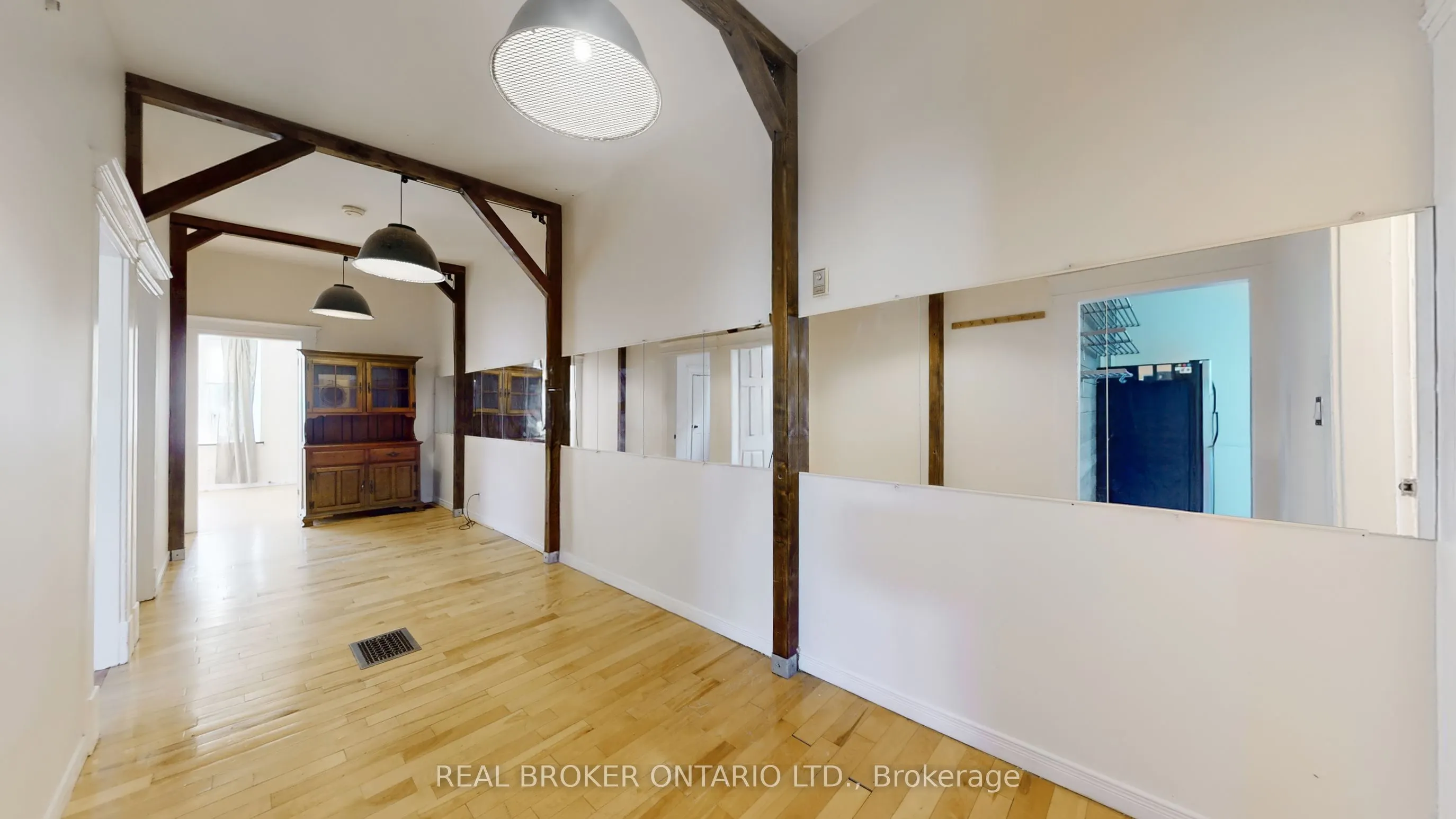 1016 Bloor Street W, #Upper