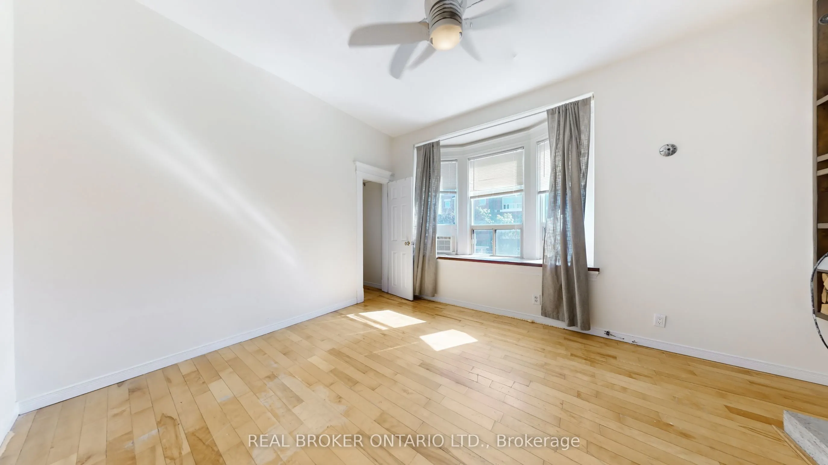 1016 Bloor Street W, #Upper