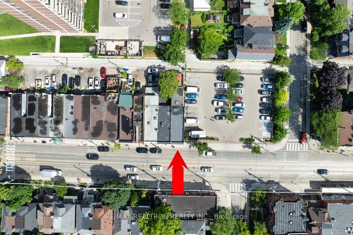 1640 Queen Street W